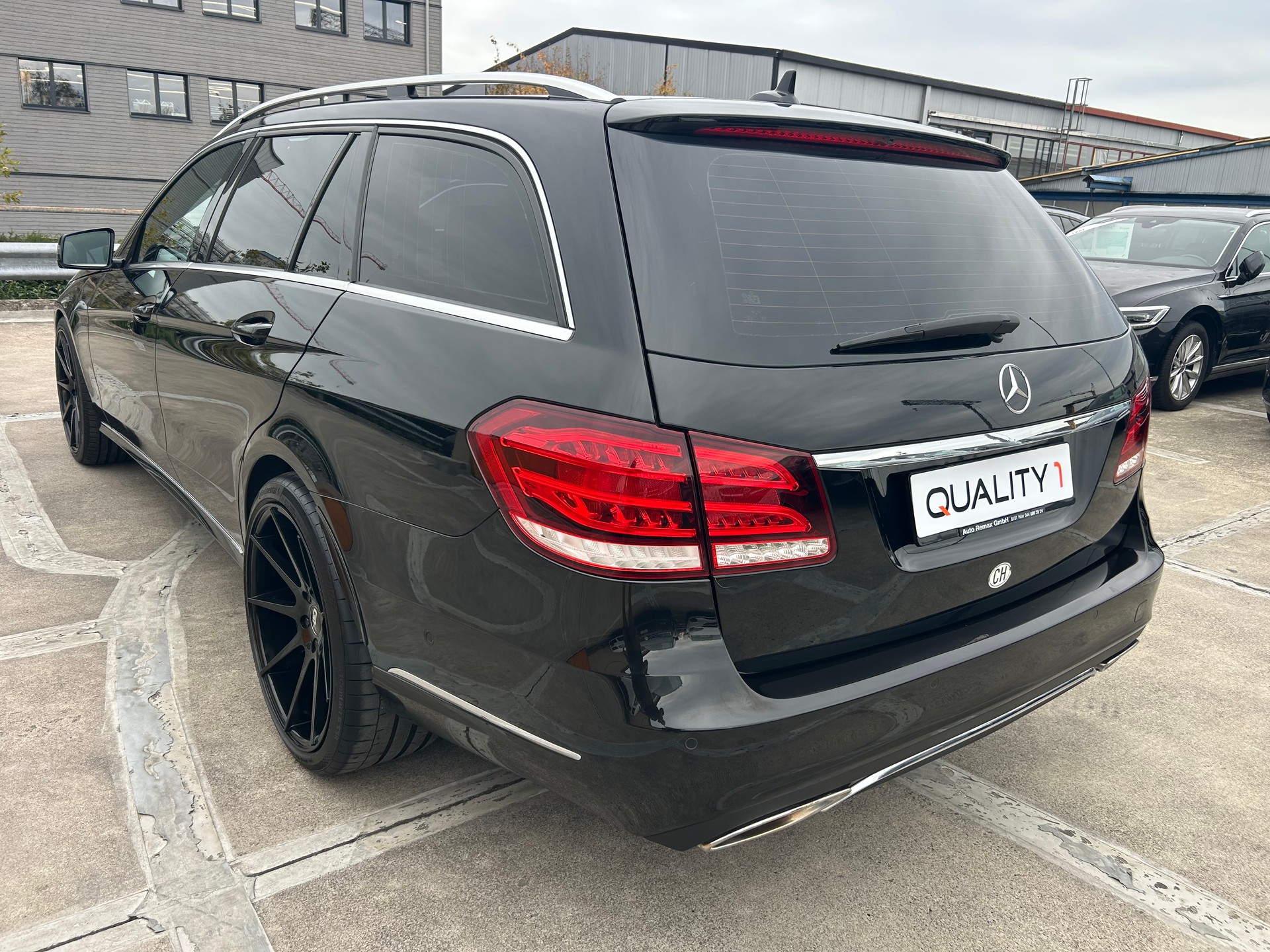 MERCEDES-BENZ E 350 BlueTEC Avantgarde 4Matic 7G-Tronic-image-2
