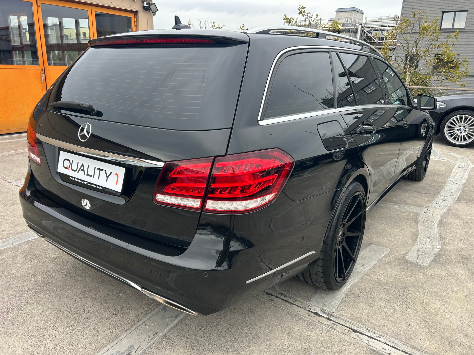 MERCEDES-BENZ E 350 BlueTEC Avantgarde 4Matic 7G-Tronic-image-4