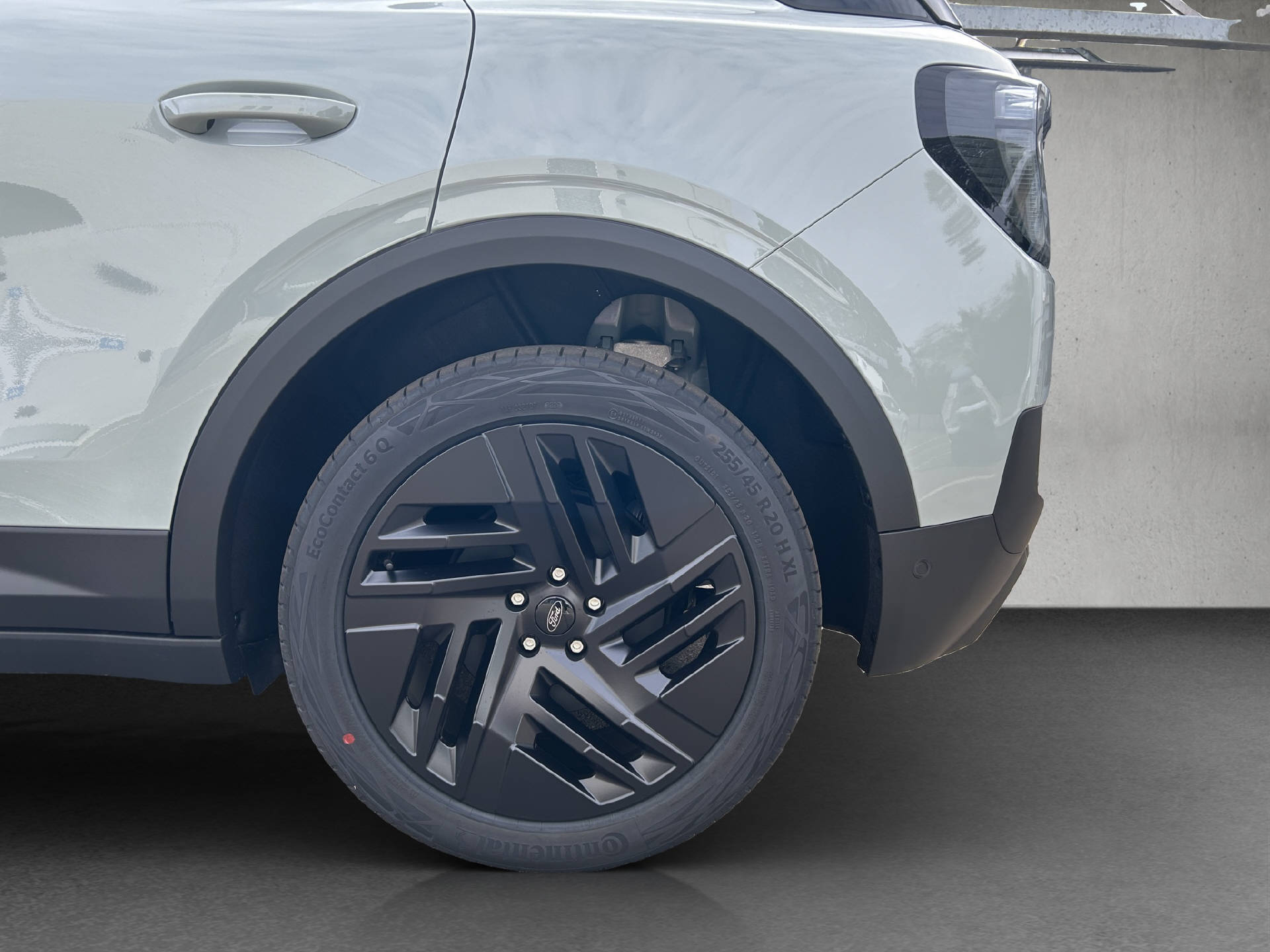 FORD Explorer Extended Range Collection AWD-image-24