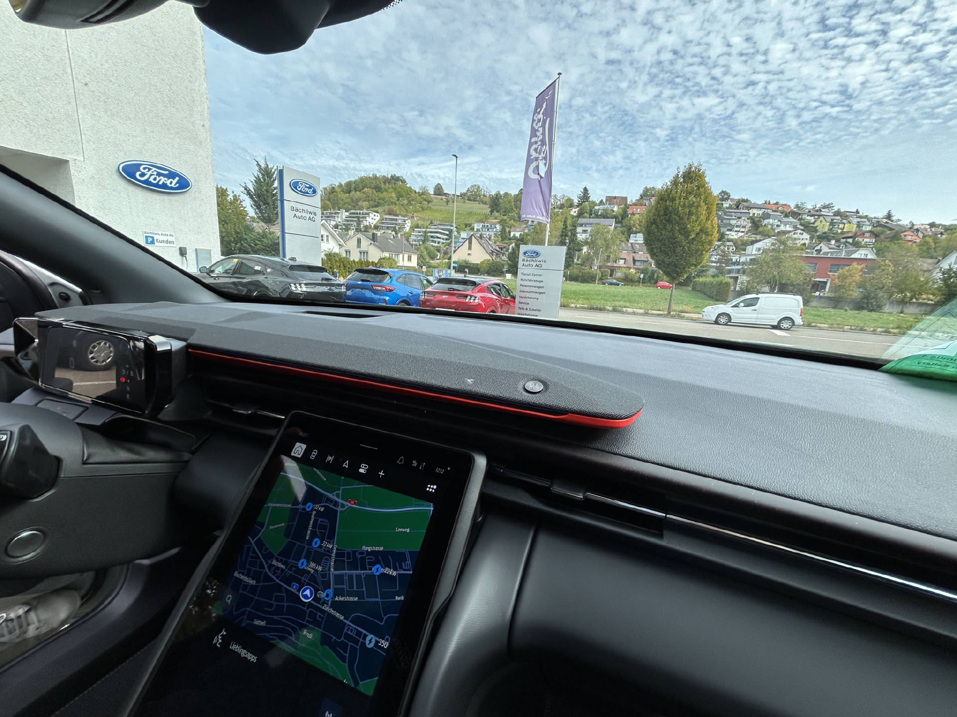 FORD Explorer Extended Range Collection AWD-image-29
