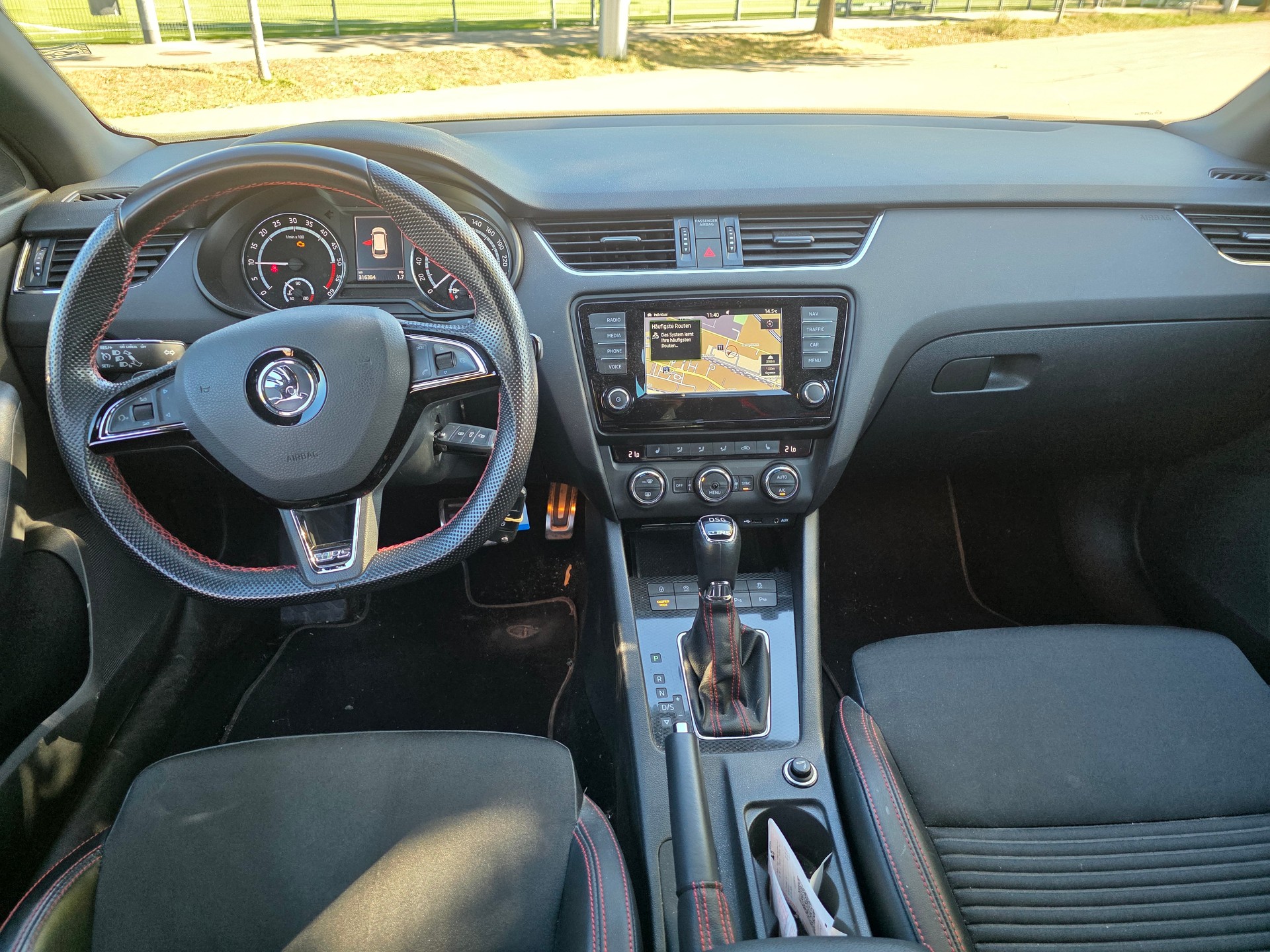 SKODA Octavia Combi 2.0 TDI RS 4x4 DSG-image-8