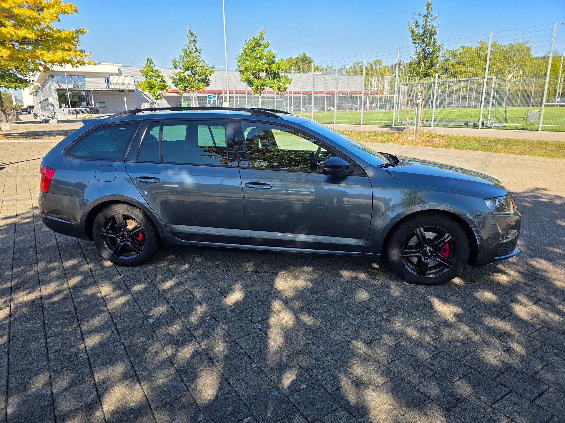SKODA Octavia Combi 2.0 TDI RS 4x4 DSG-image-4