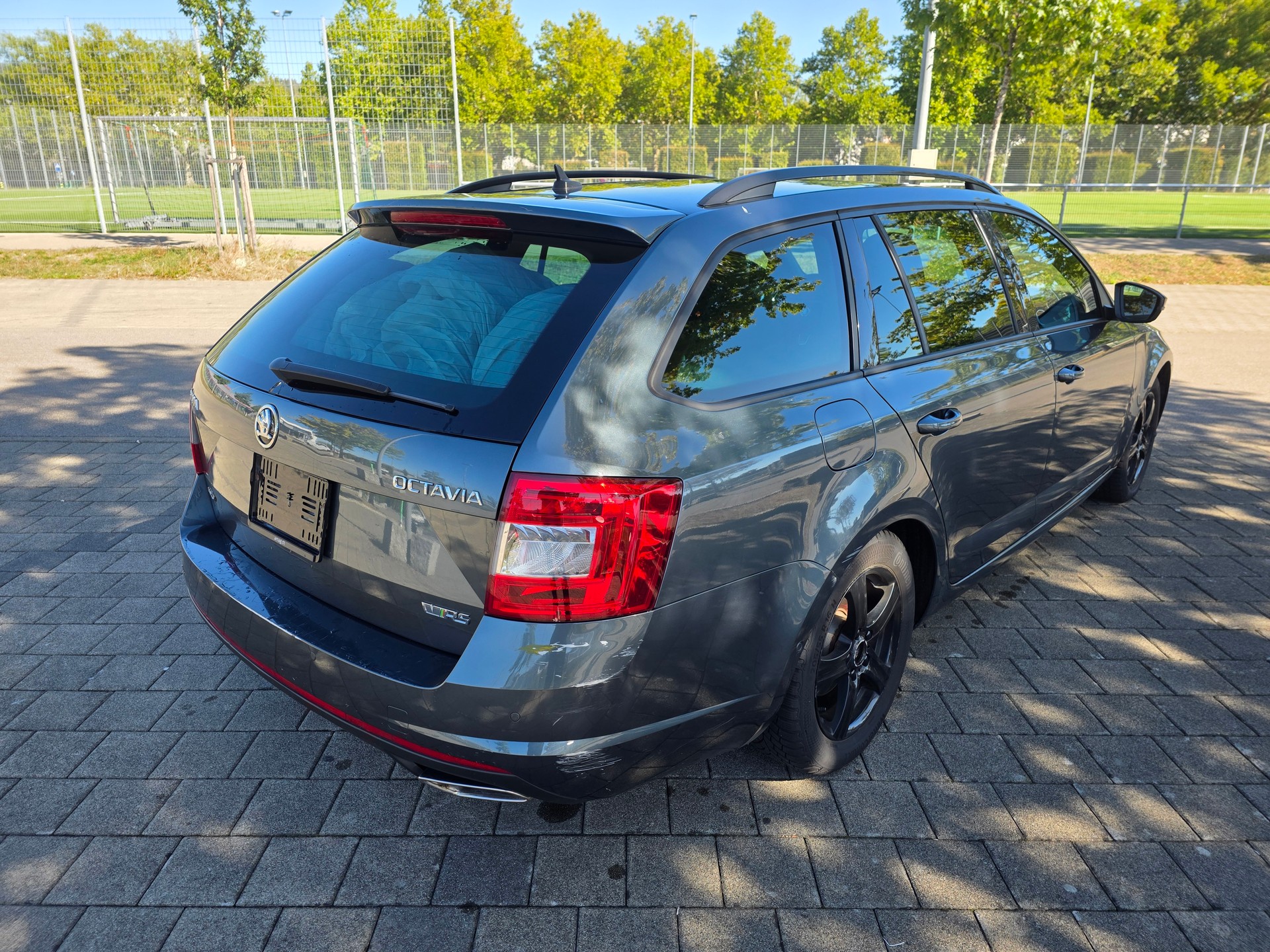 SKODA Octavia Combi 2.0 TDI RS 4x4 DSG-image-5