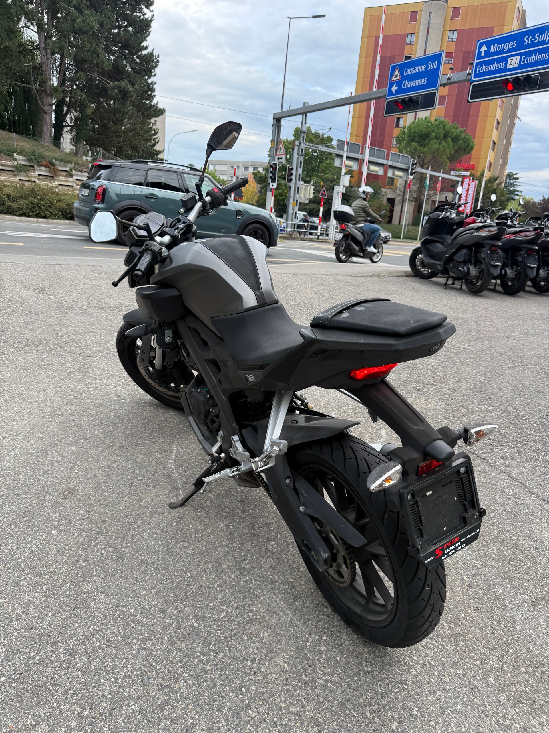 YAMAHA MT-125 ABS-image-2