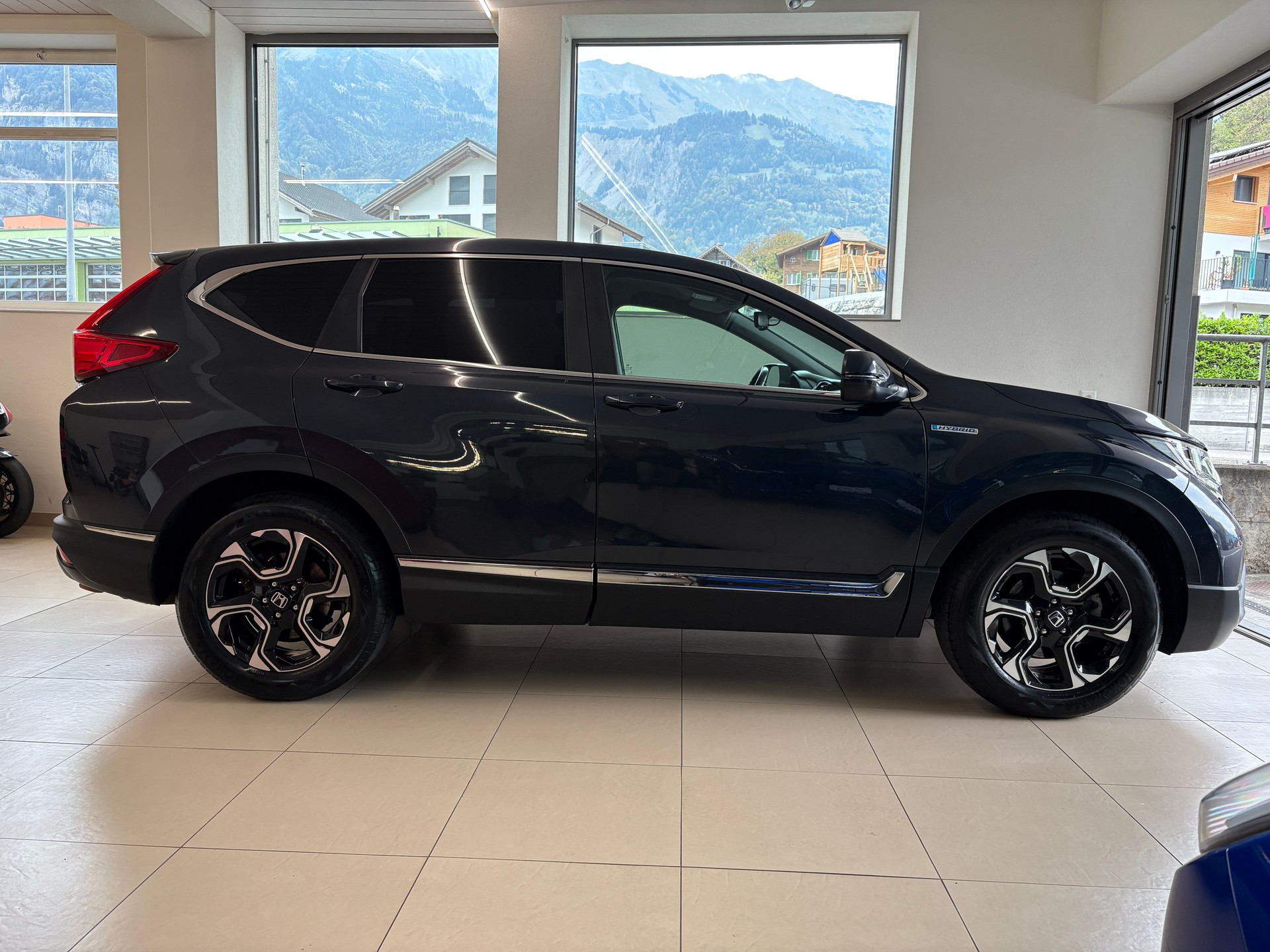 HONDA CR-V 2.0i MMD Hybrid Elegance 4WD Automatic-image-2