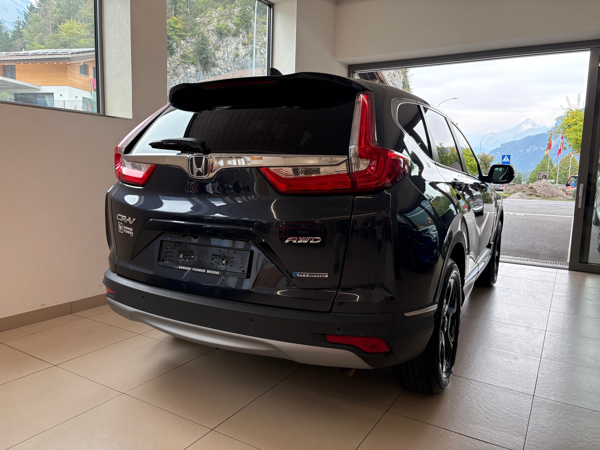 HONDA CR-V 2.0i MMD Hybrid Elegance 4WD Automatic-image-3