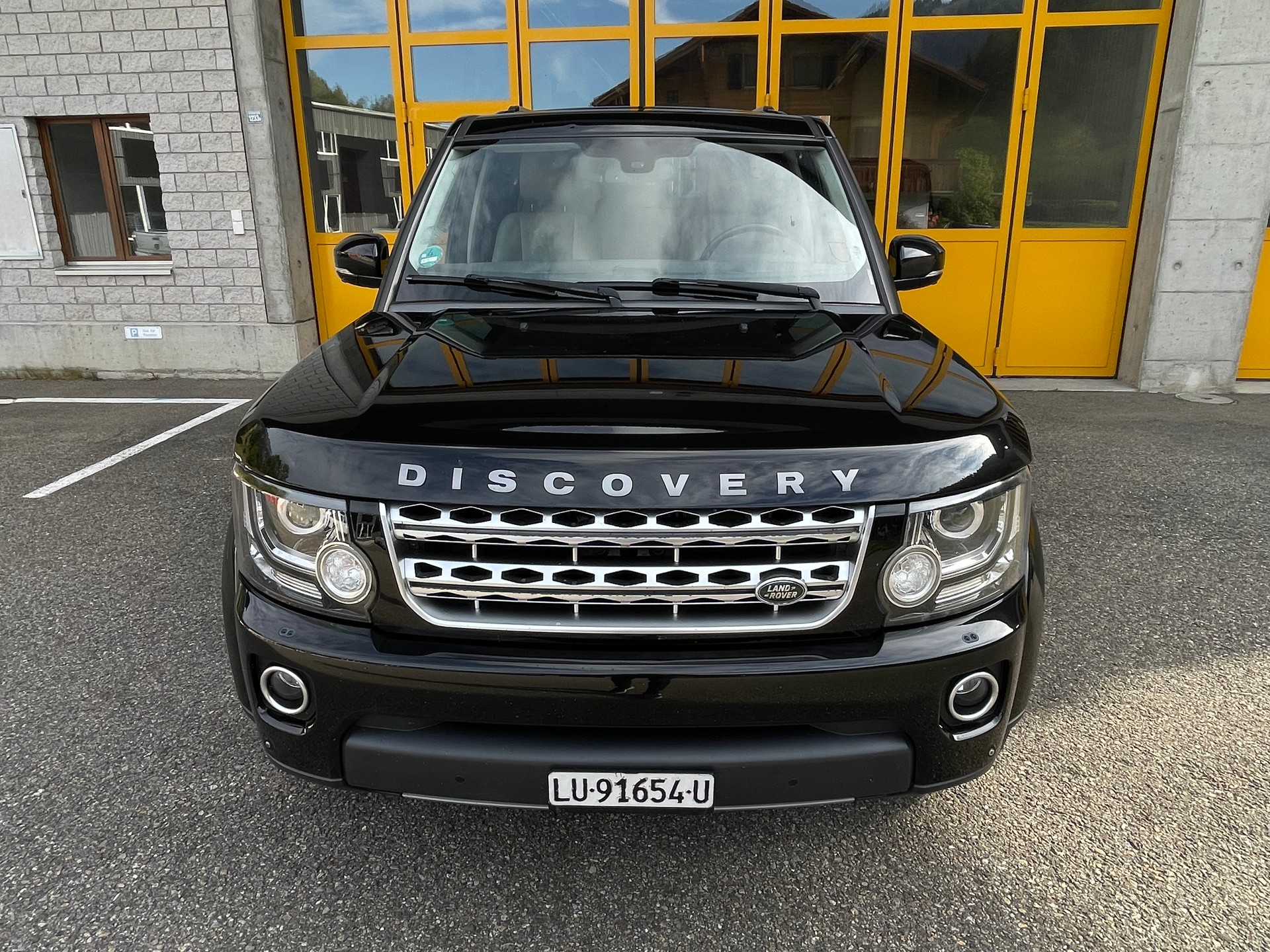 LAND ROVER Discovery 3.0 SDV6 HSE Luxury Automatic-image-9