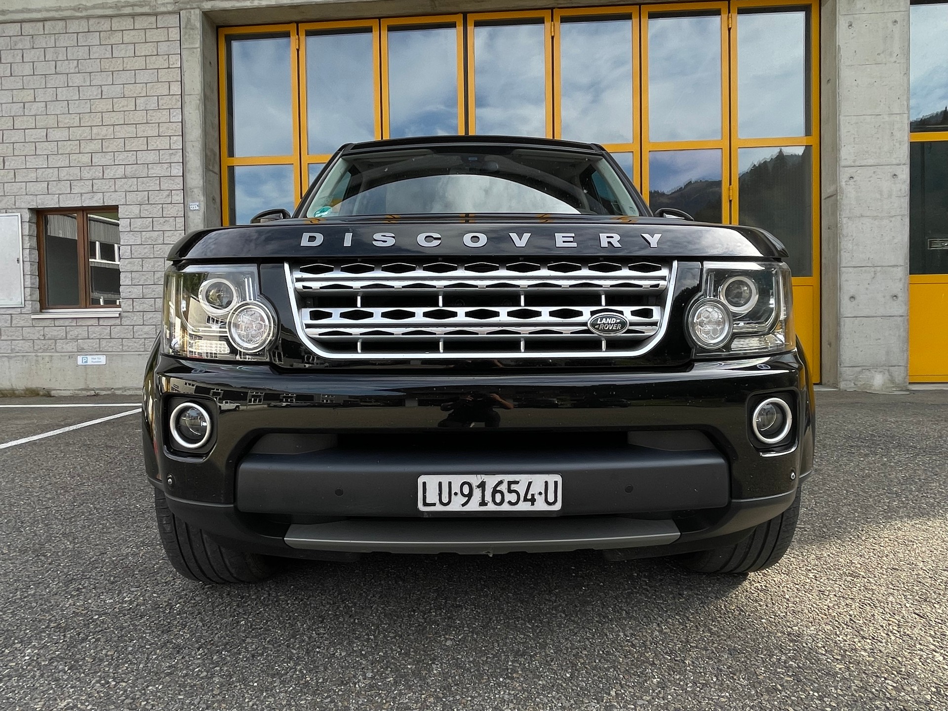 LAND ROVER Discovery 3.0 SDV6 HSE Luxury Automatic-image-8