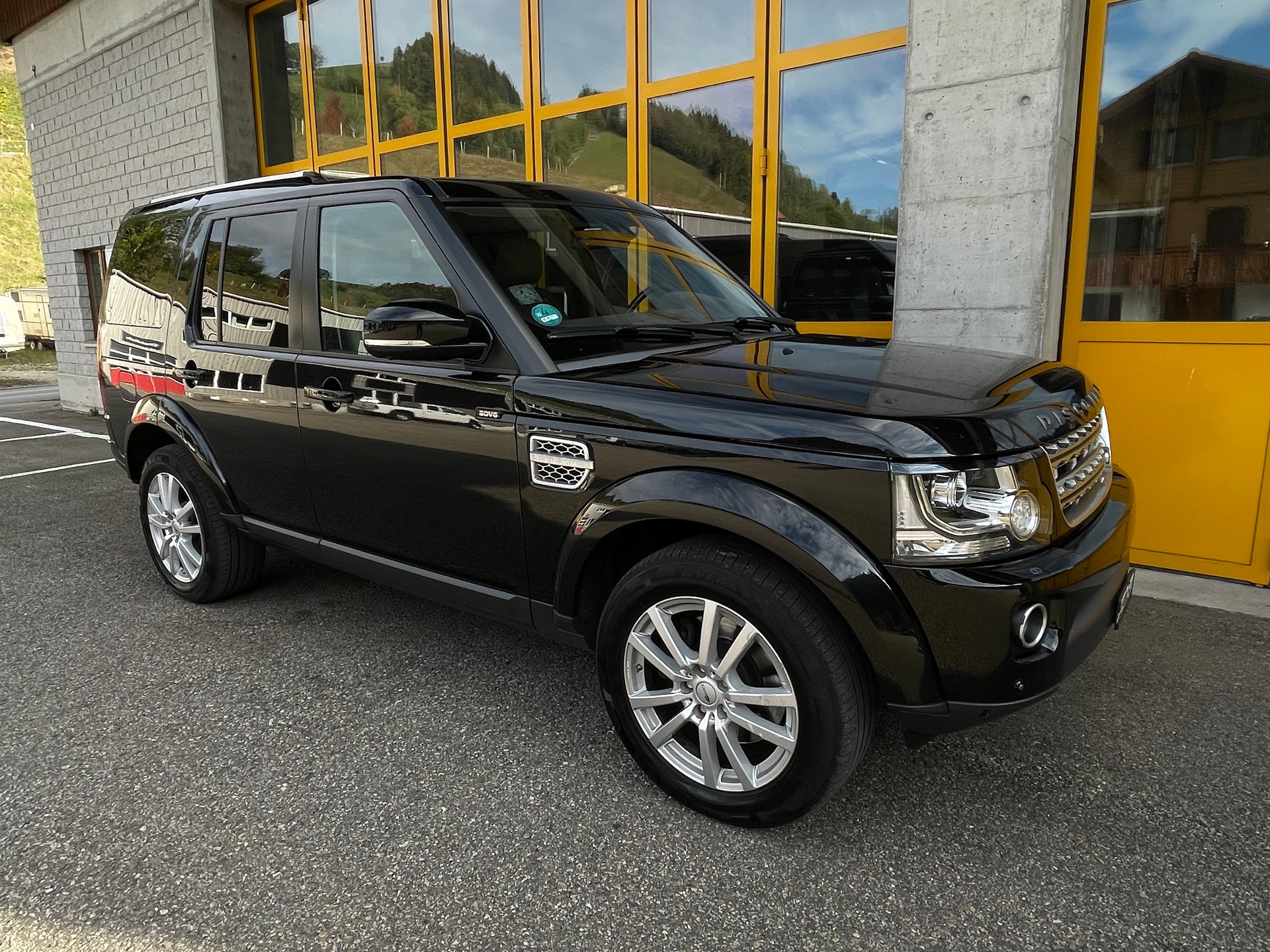 LAND ROVER Discovery 3.0 SDV6 HSE Luxury Automatic-image-7