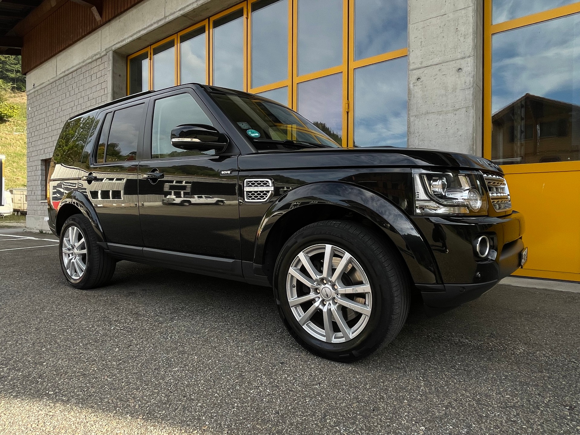 LAND ROVER Discovery 3.0 SDV6 HSE Luxury Automatic-image-6