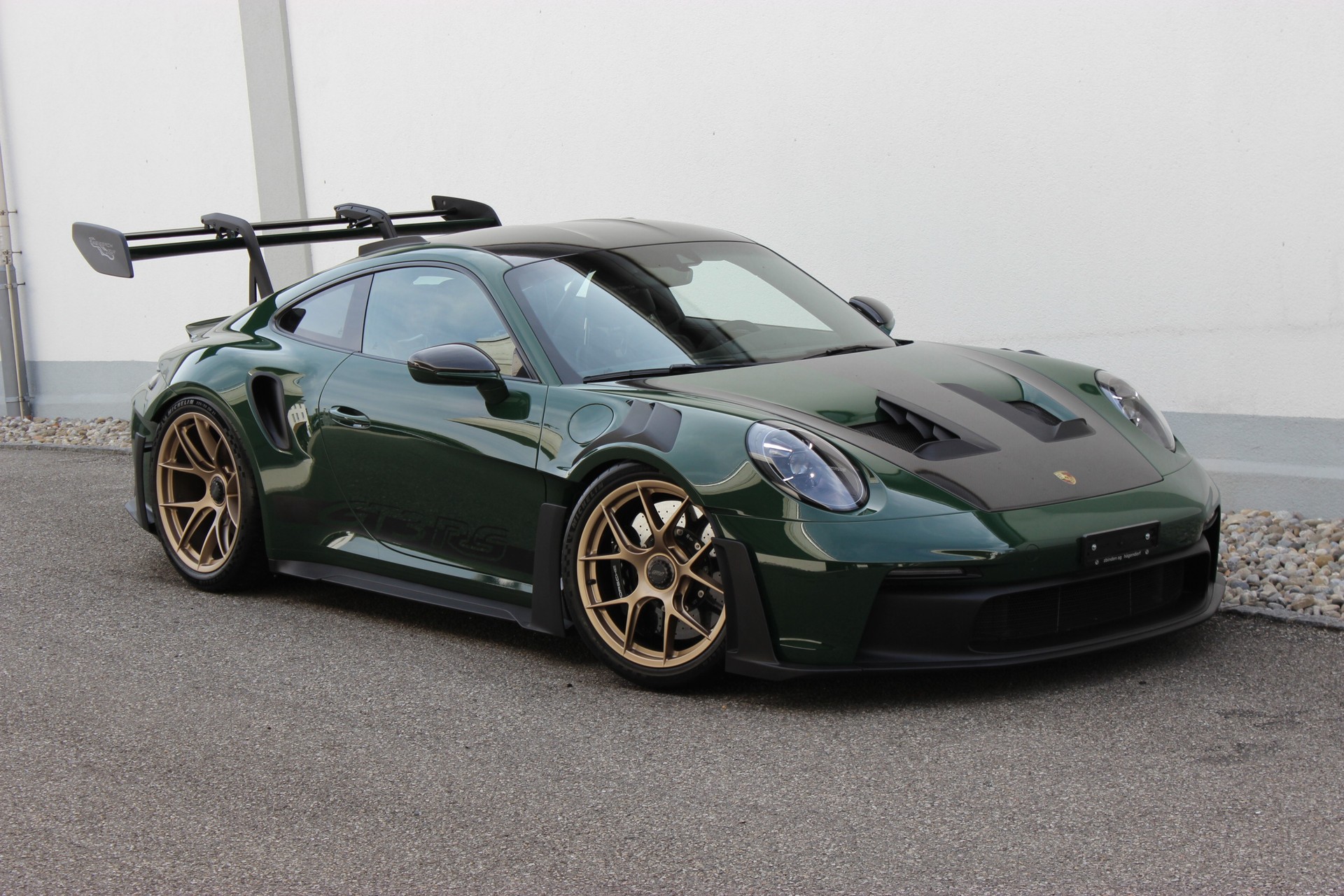 PORSCHE 911 GT3 RS Weissach-Paket BRITISH RACING GREEN-image-0