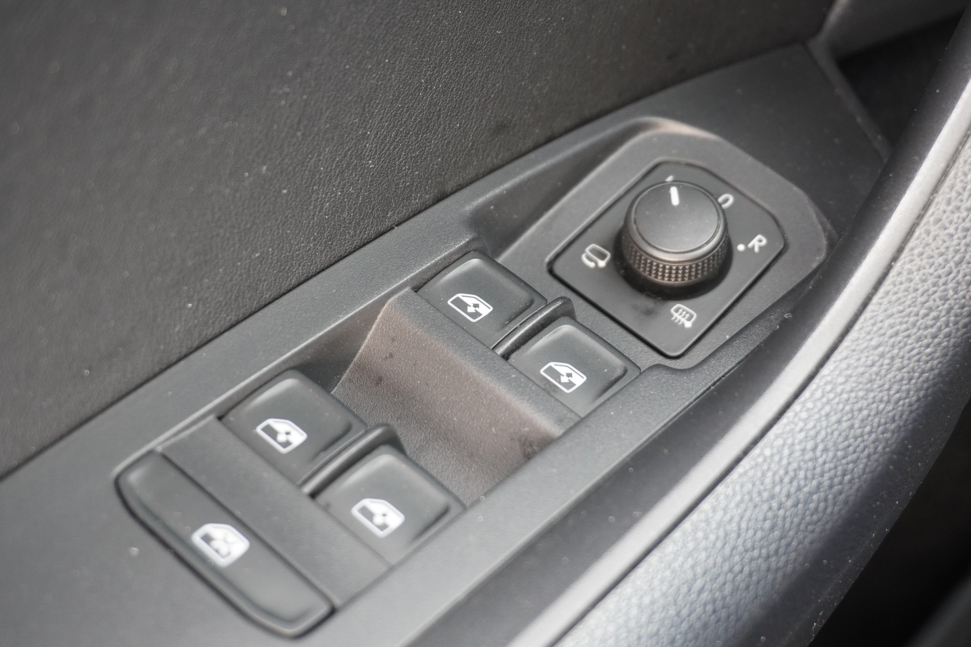 SKODA Kodiaq 2.0 TDI CR L&K 4x4 DSG 7-PLÄTZER!!!-image-49