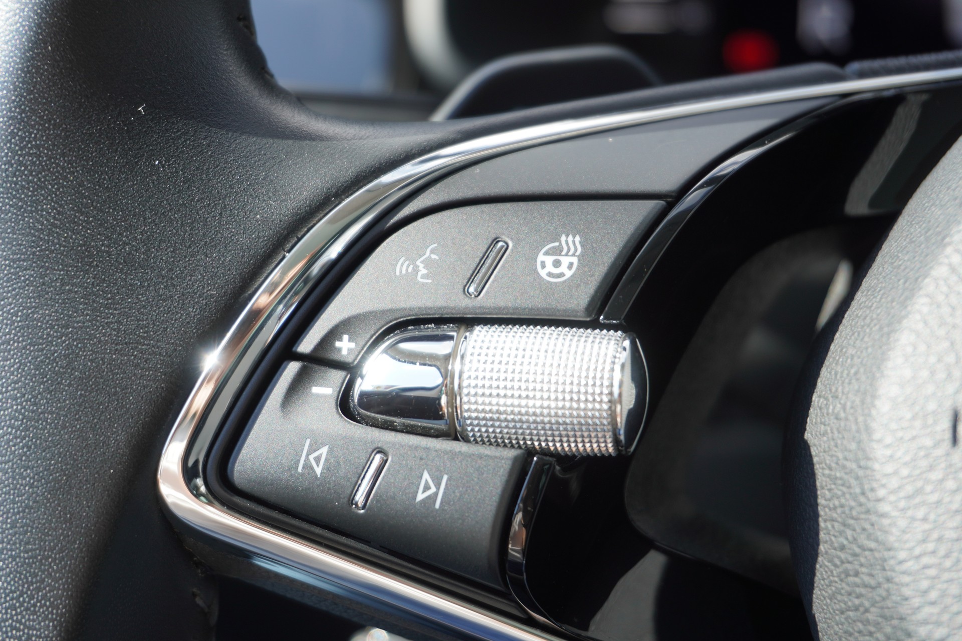 SKODA Kodiaq 2.0 TDI CR L&K 4x4 DSG 7-PLÄTZER!!!-image-43