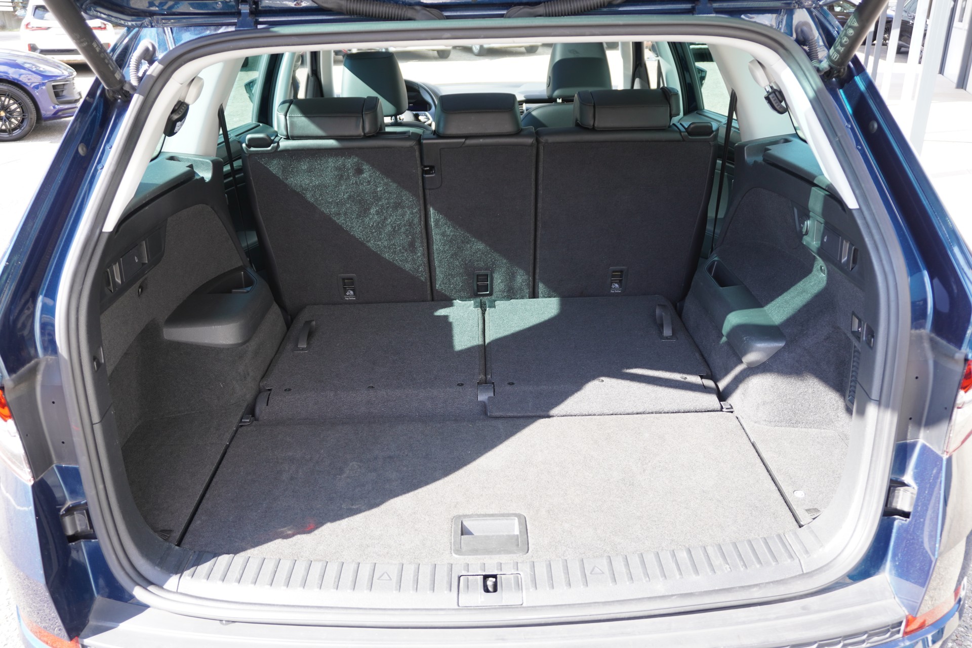 SKODA Kodiaq 2.0 TDI CR L&K 4x4 DSG 7-PLÄTZER!!!-image-11