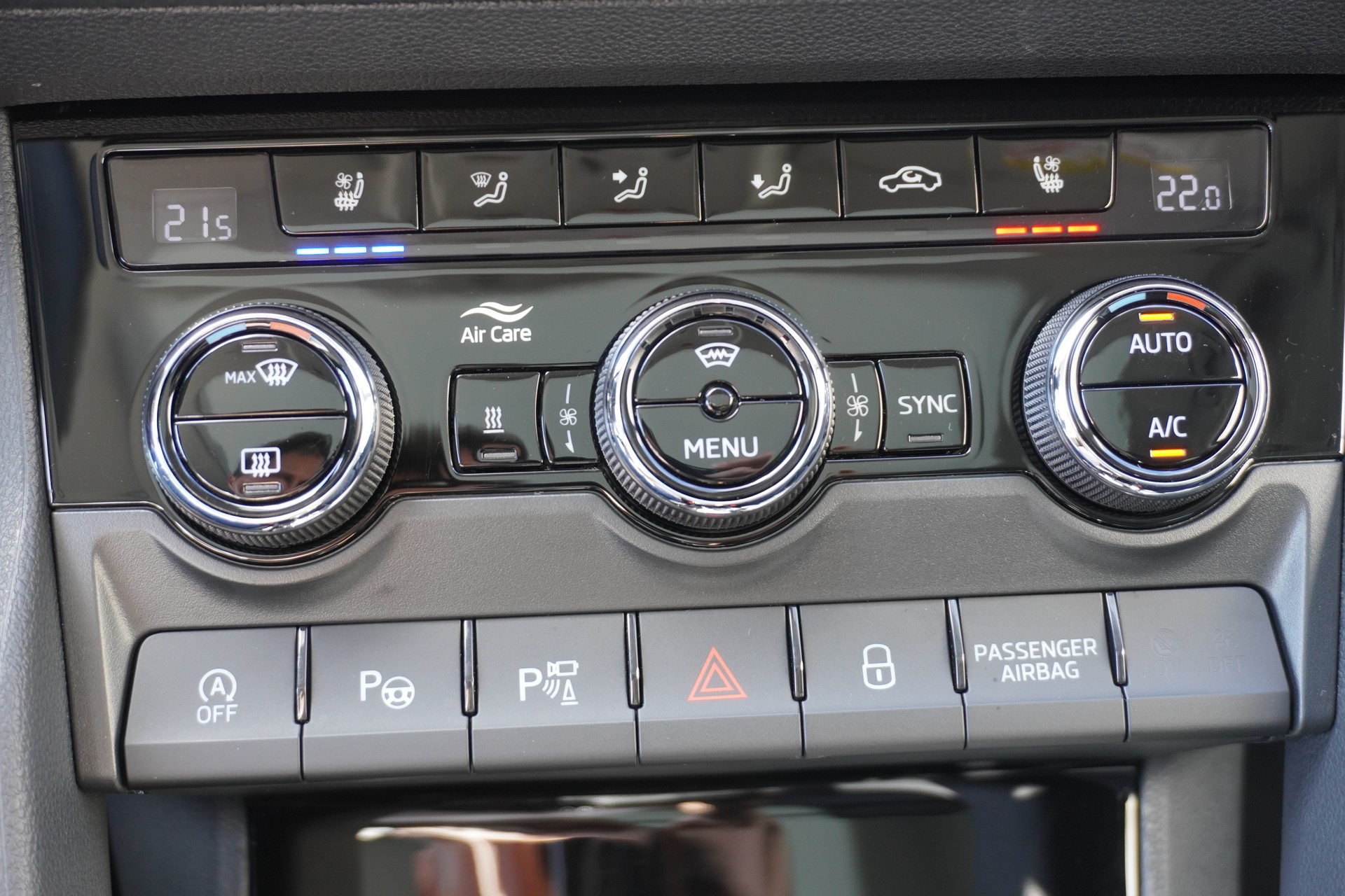 SKODA Kodiaq 2.0 TDI CR L&K 4x4 DSG 7-PLÄTZER!!!-image-26
