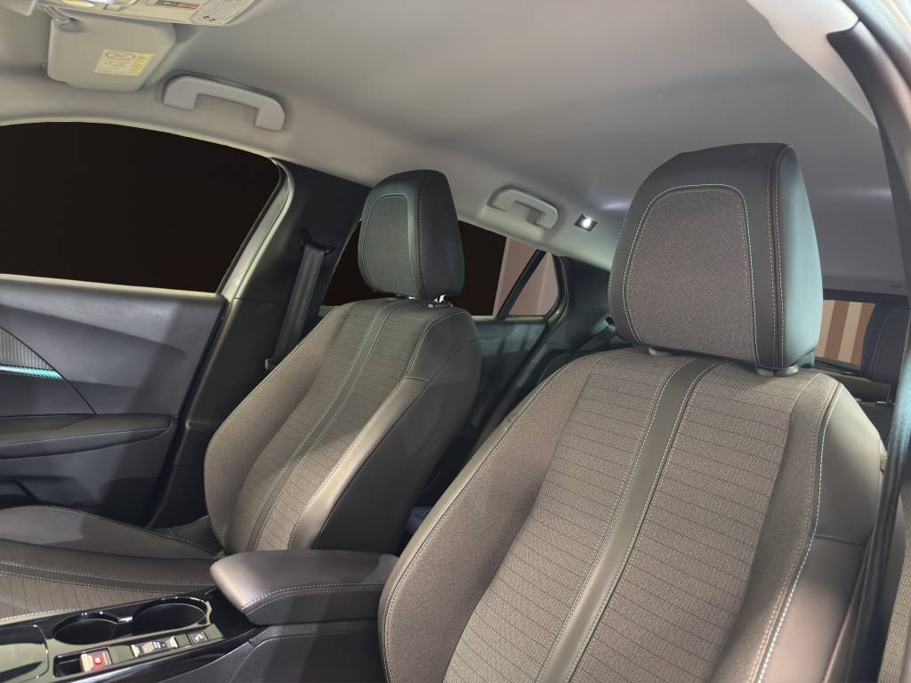 PEUGEOT 2008 1.2 PureTech Allure Pack EAT8-image-11