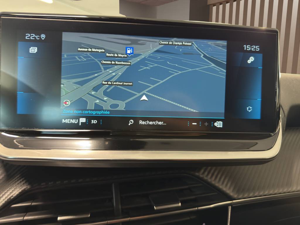 PEUGEOT 2008 1.2 PureTech Allure Pack EAT8-image-13