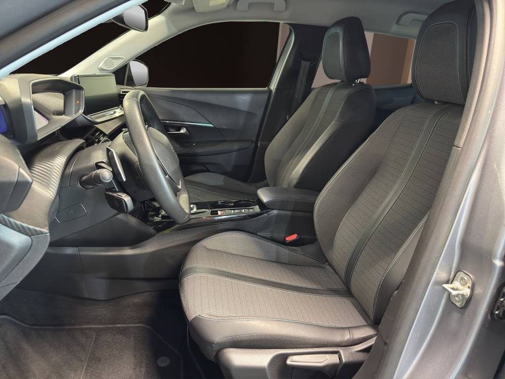 PEUGEOT 2008 1.2 PureTech Allure Pack EAT8-image-5