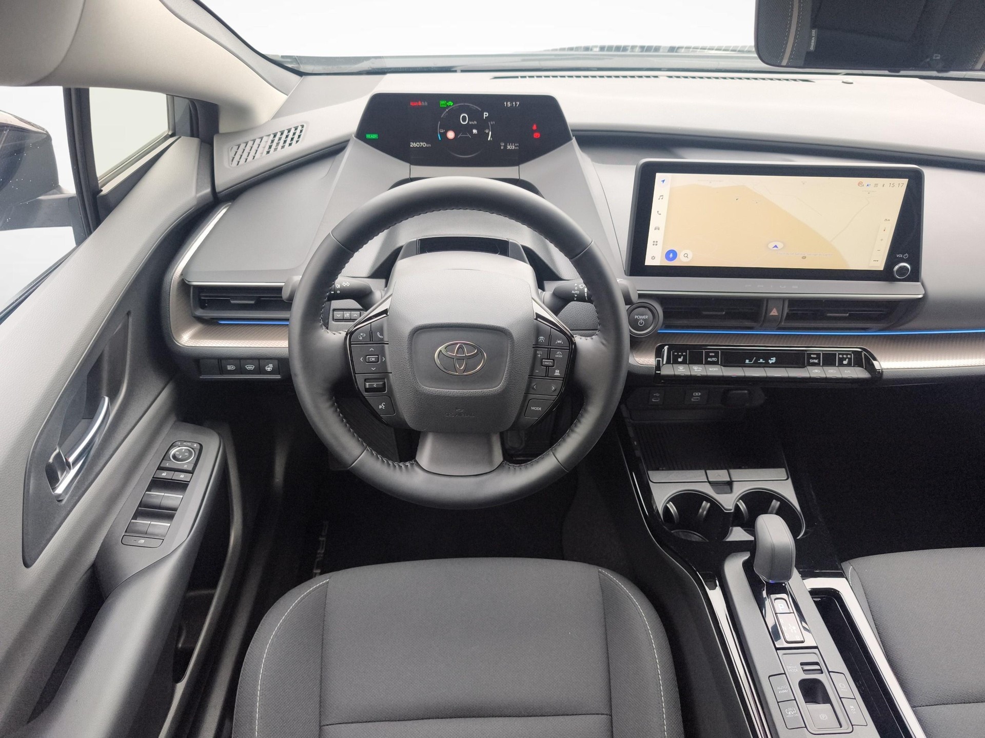 TOYOTA Prius 2.0 Plug-In-Hybrid Style-image-3