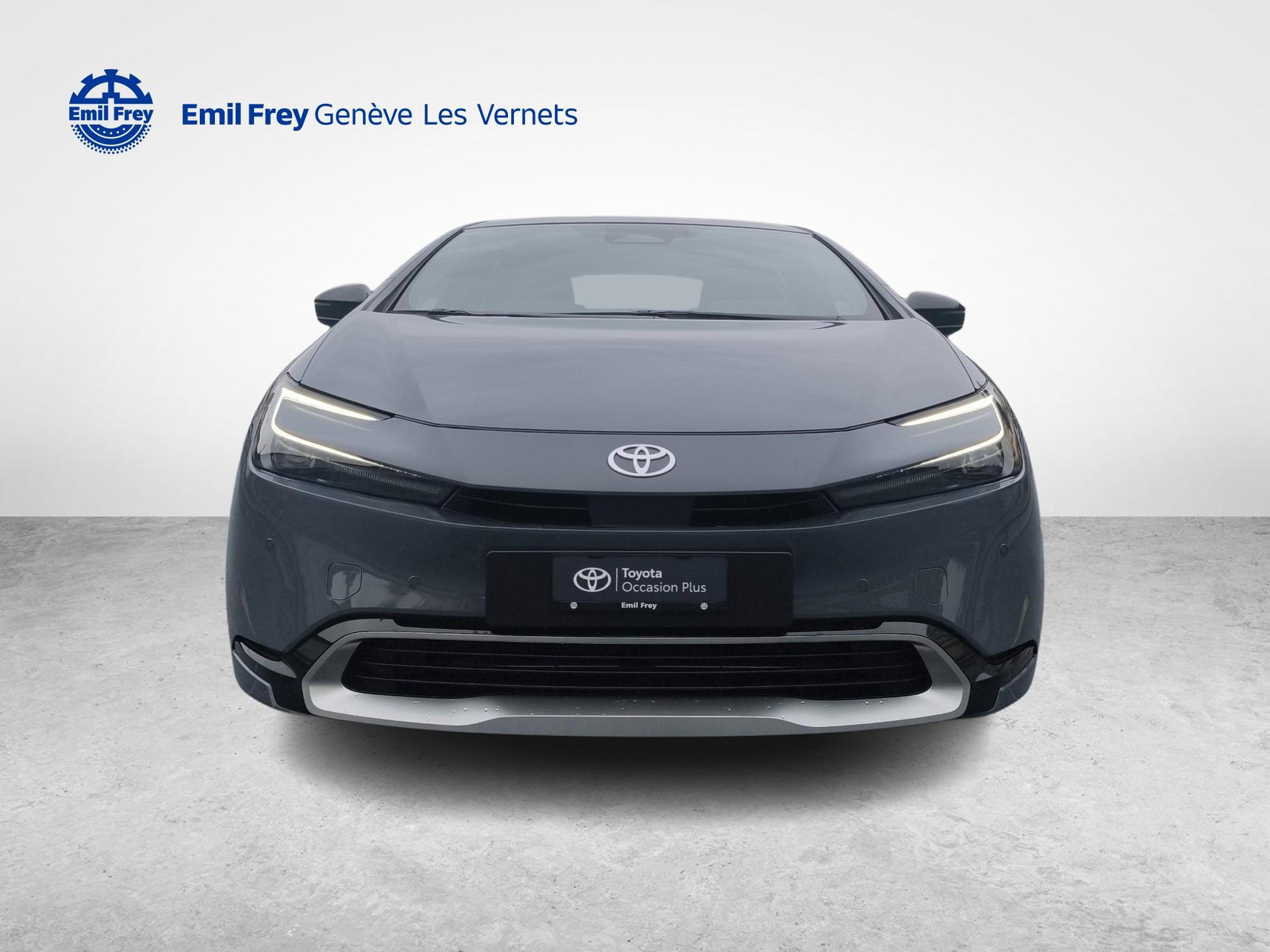 TOYOTA Prius 2.0 Plug-In-Hybrid Style-image-1