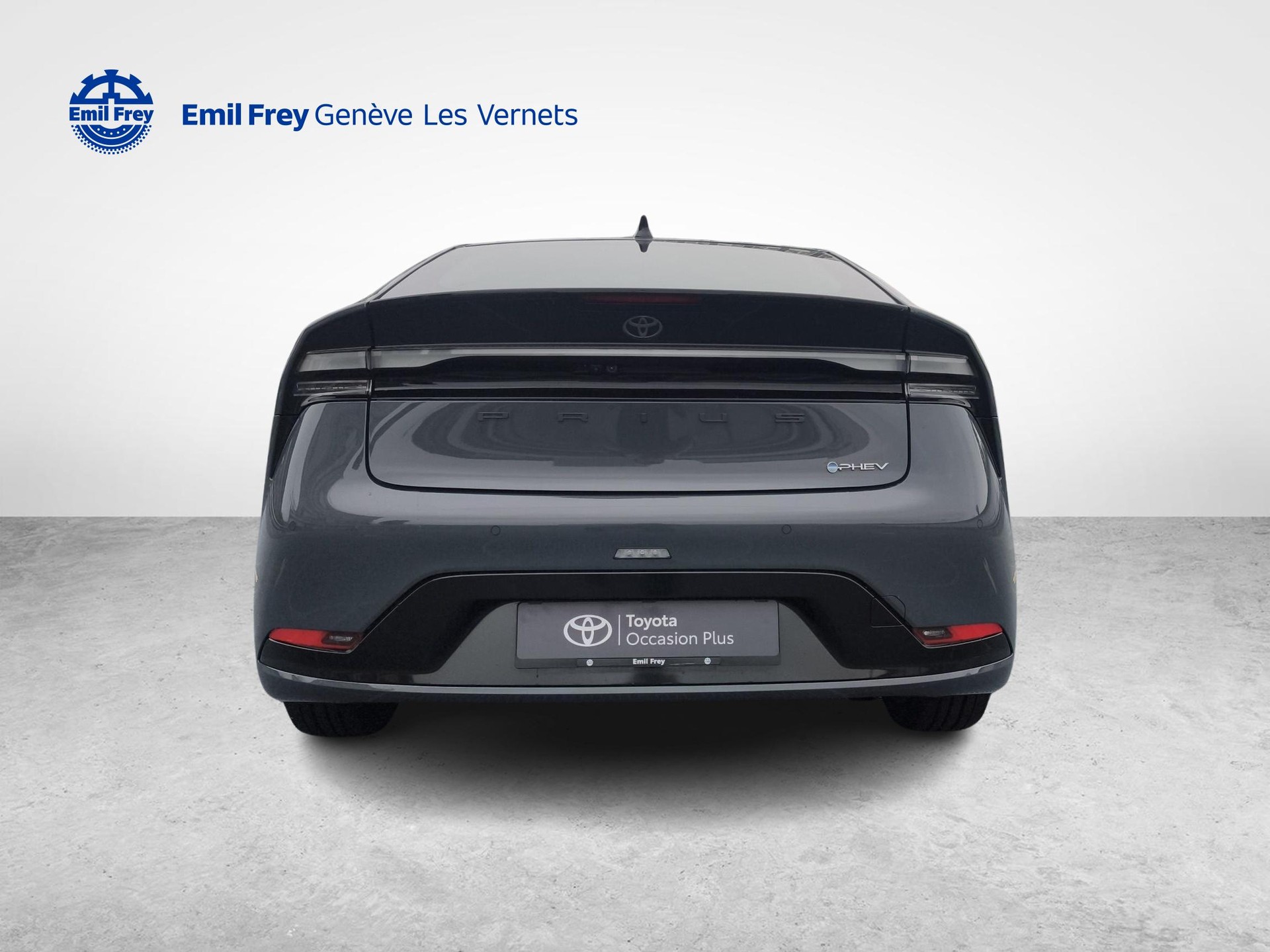 TOYOTA Prius 2.0 Plug-In-Hybrid Style-image-10
