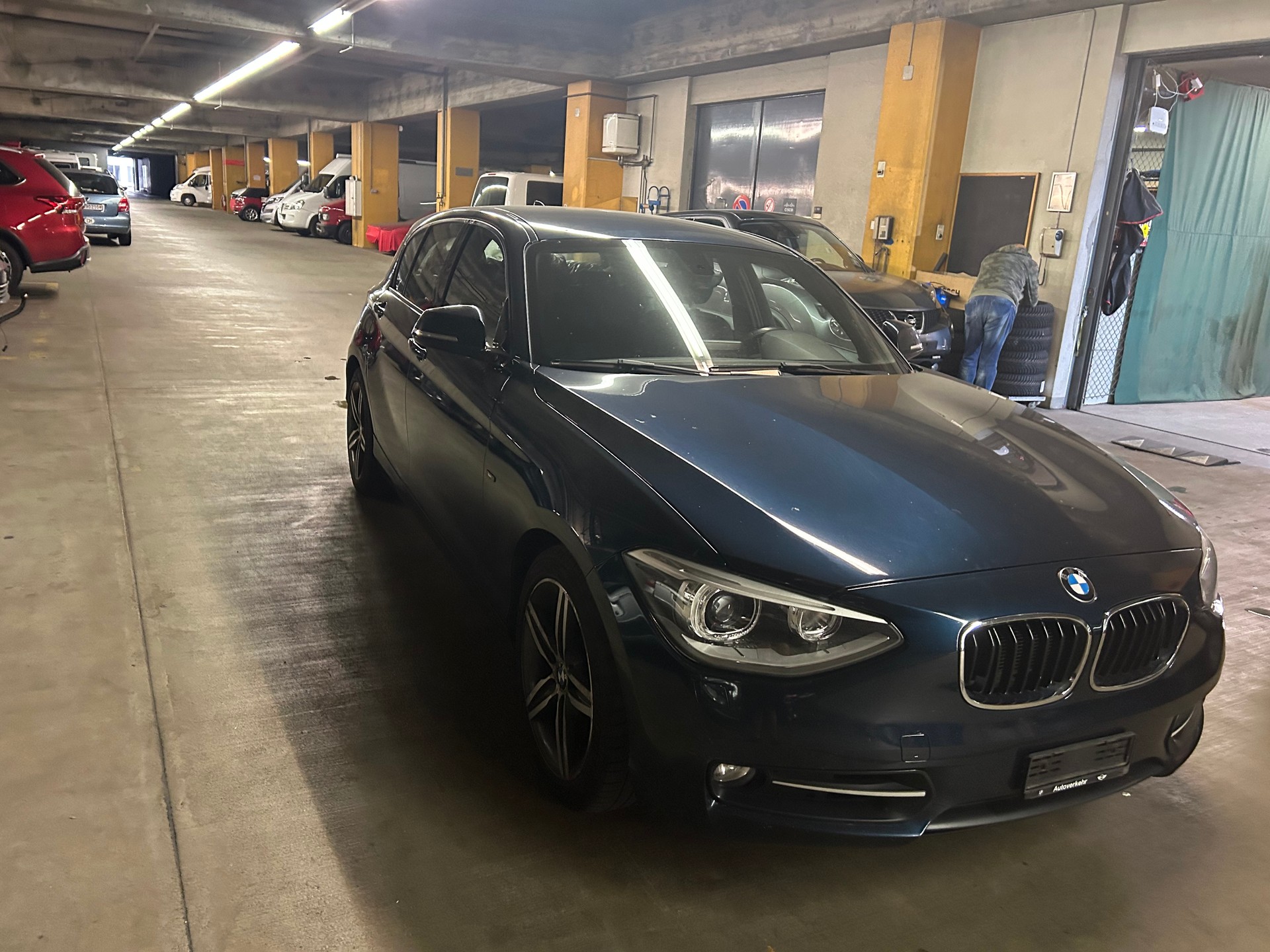 BMW 120d Sport Line-image-2