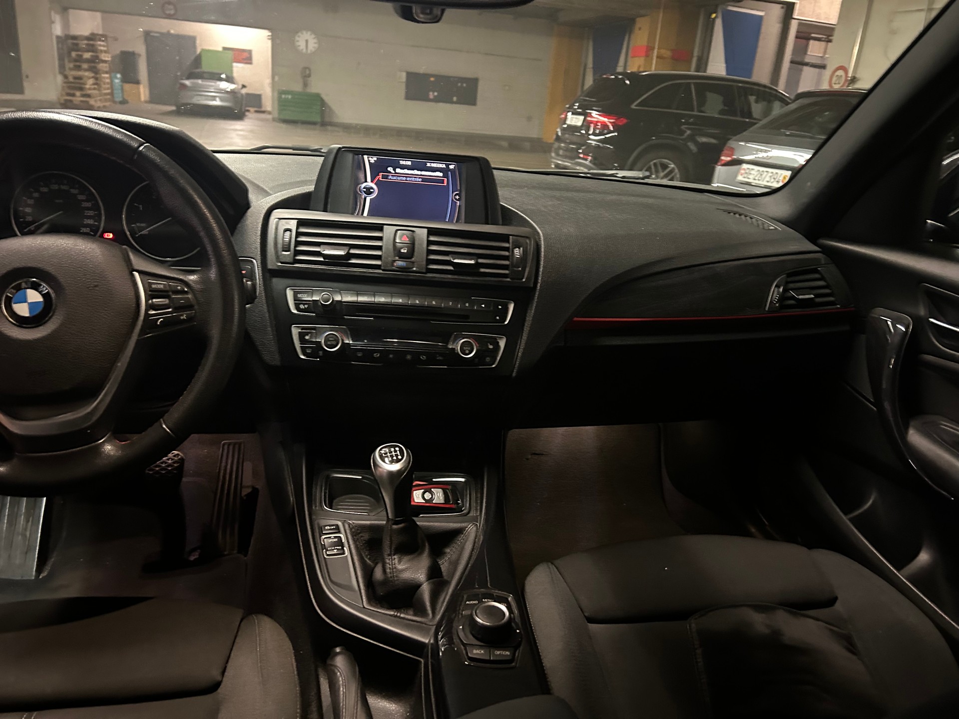 BMW 120d Sport Line-image-8
