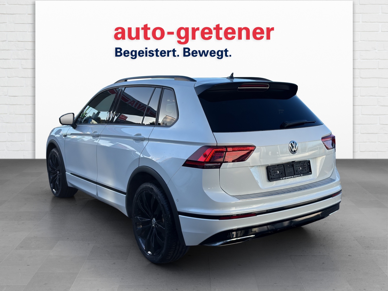 VW Tiguan 2.0 TSI Highline DSG-showroom-element-1