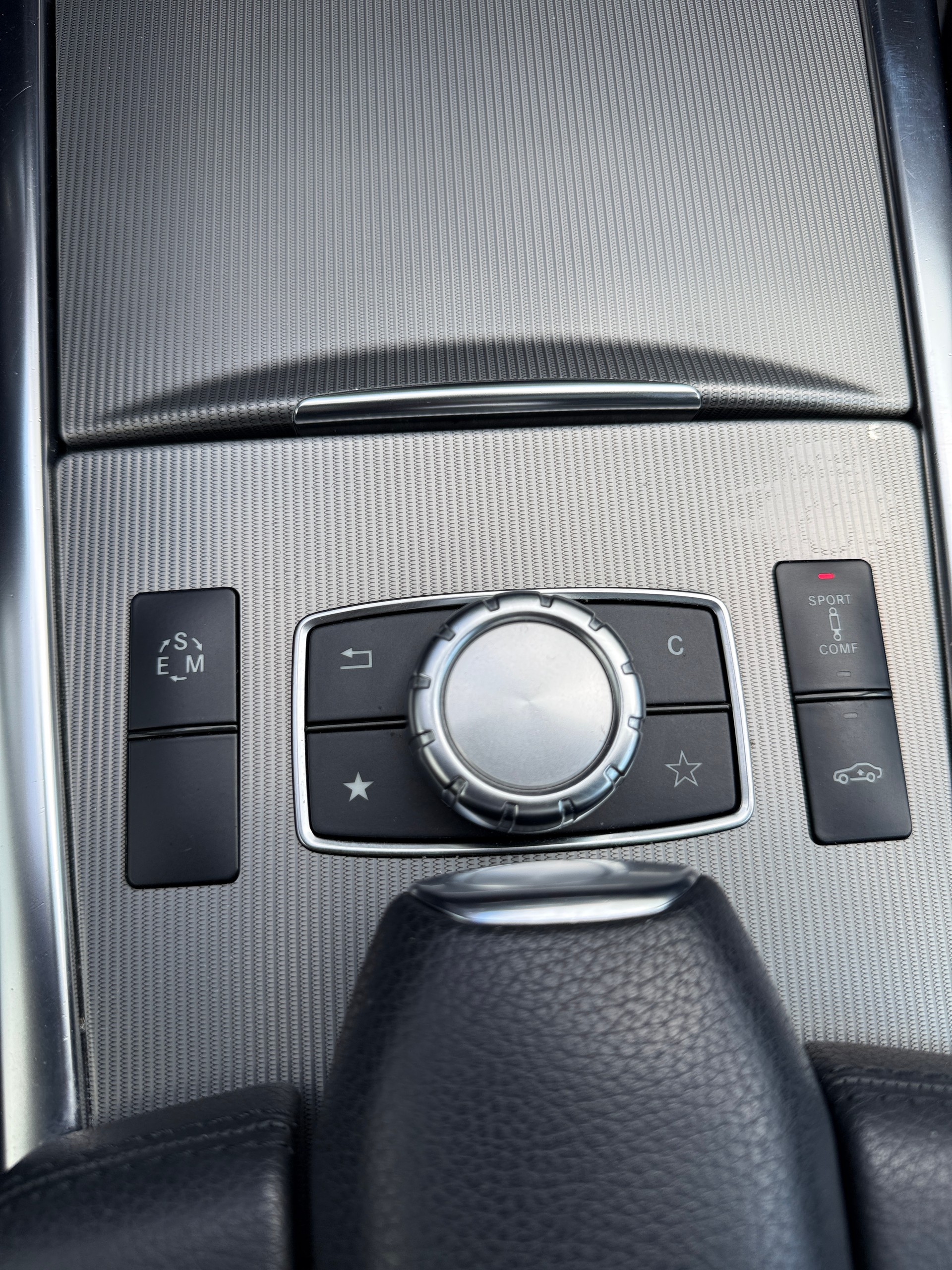 MERCEDES-BENZ E 350 BlueTEC 4Matic 7G-Tronic-image-14