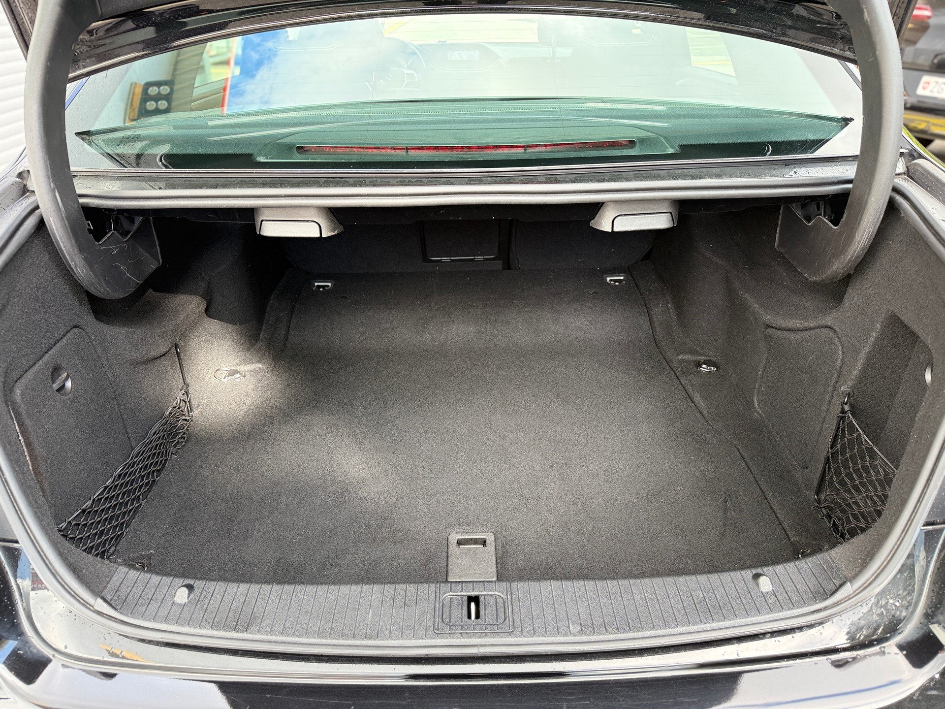 MERCEDES-BENZ E 350 BlueTEC 4Matic 7G-Tronic-image-24