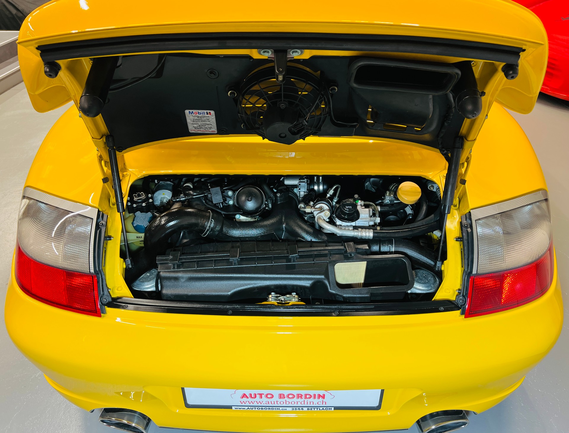 PORSCHE 911 Turbo „Speedgelb“ 1. Lack-image-9