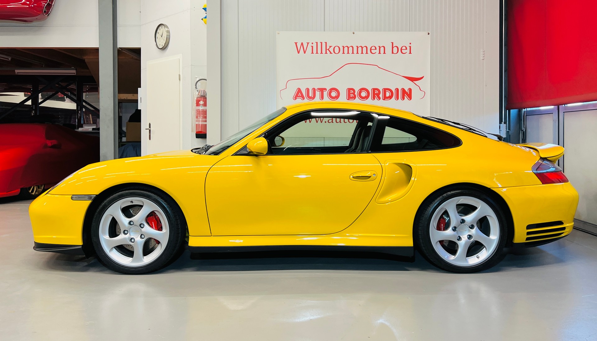 PORSCHE 911 Turbo „Speedgelb“ 1. Lack-image-2