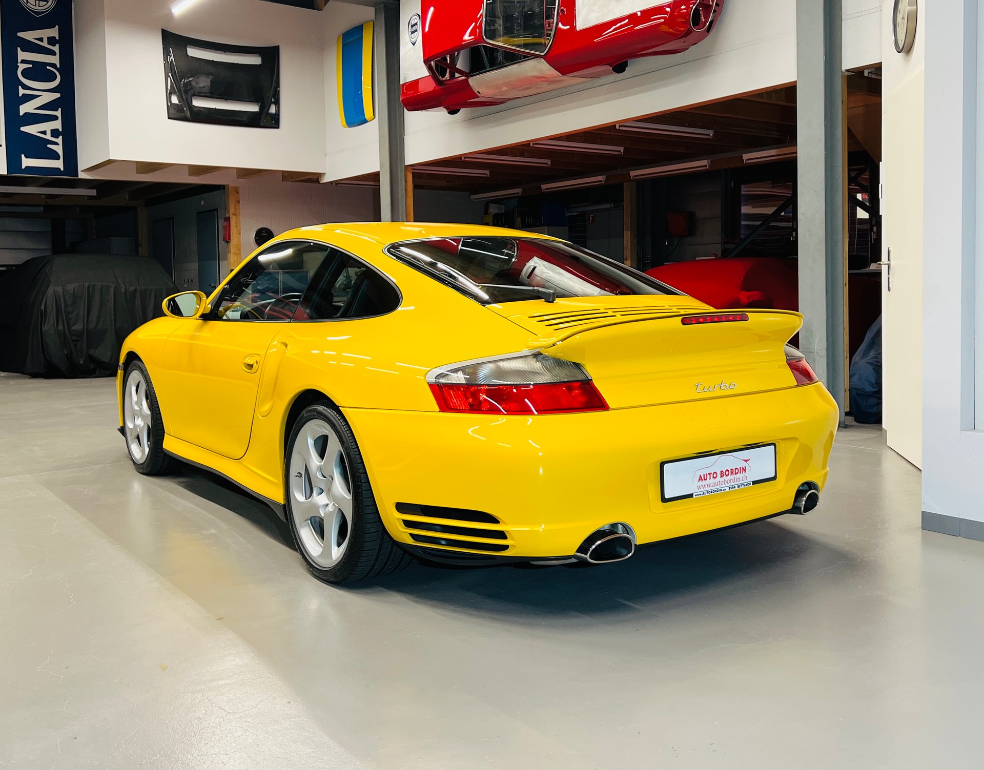 PORSCHE 911 Turbo „Speedgelb“ 1. Lack-image-7