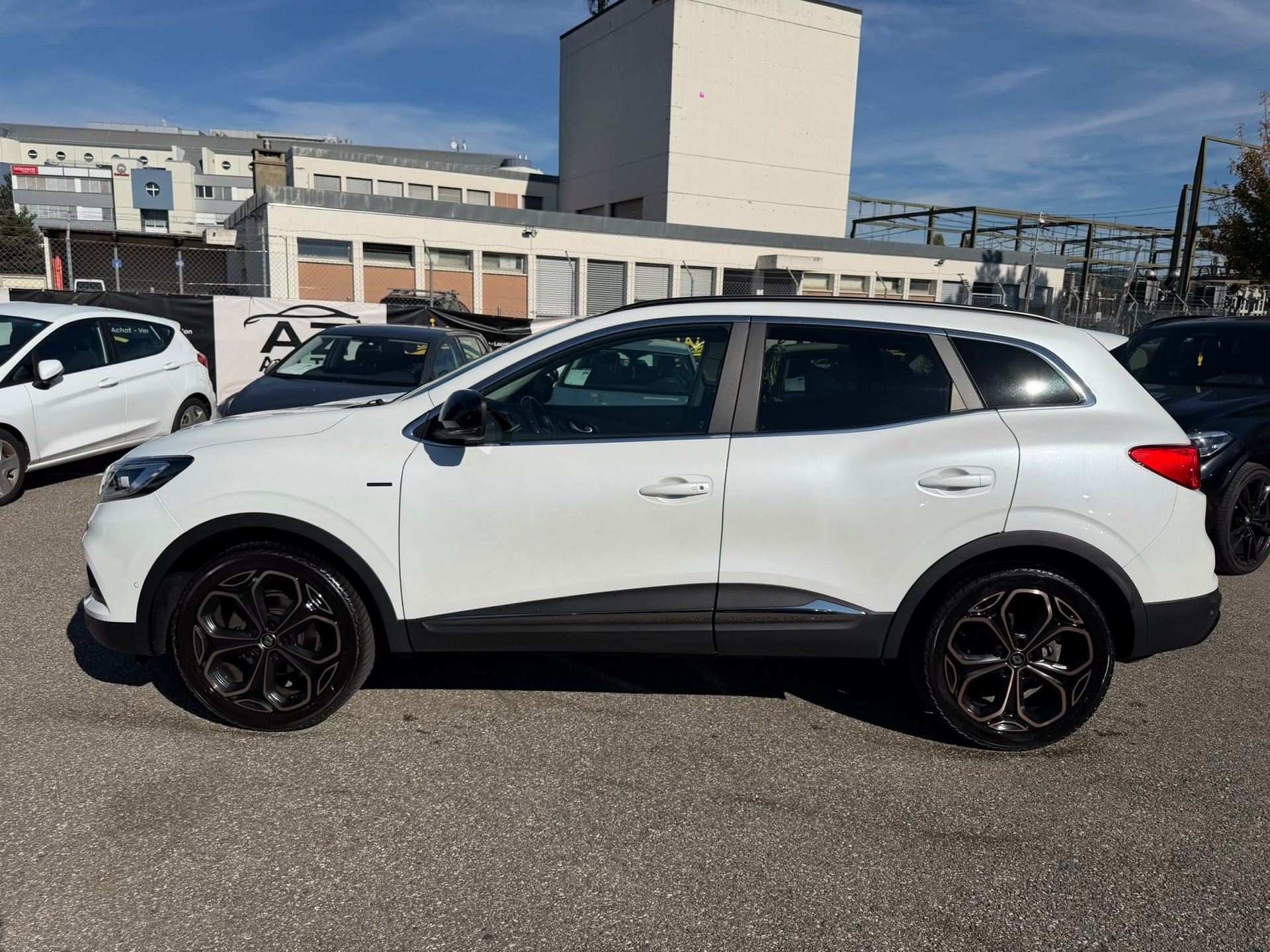 RENAULT Kadjar 1.3 16V Turbo Black Edition EDC GARANTIE 2 ans Expertiser du jour🇨🇭-image-2
