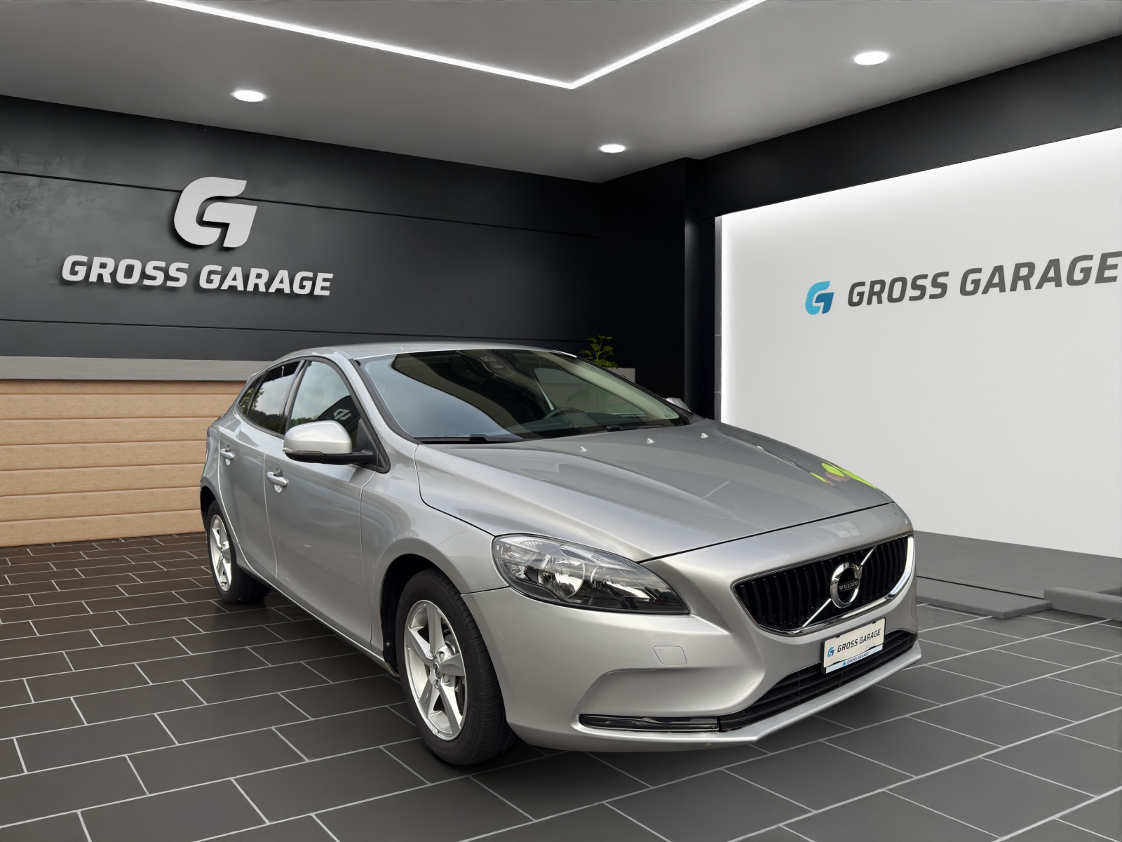 VOLVO V40 D3 Kinetic-image-0