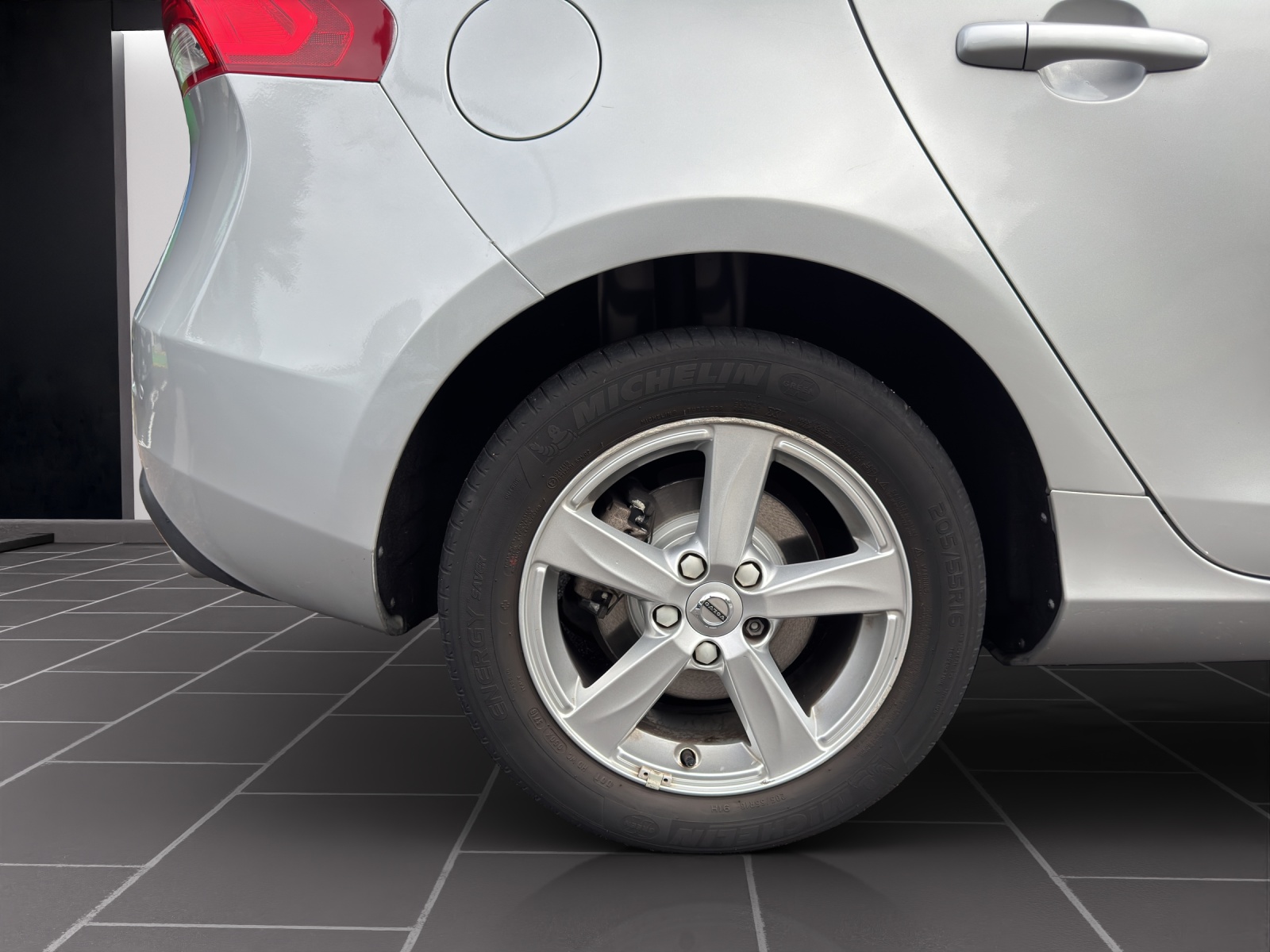 VOLVO V40 D3 Kinetic-image-9