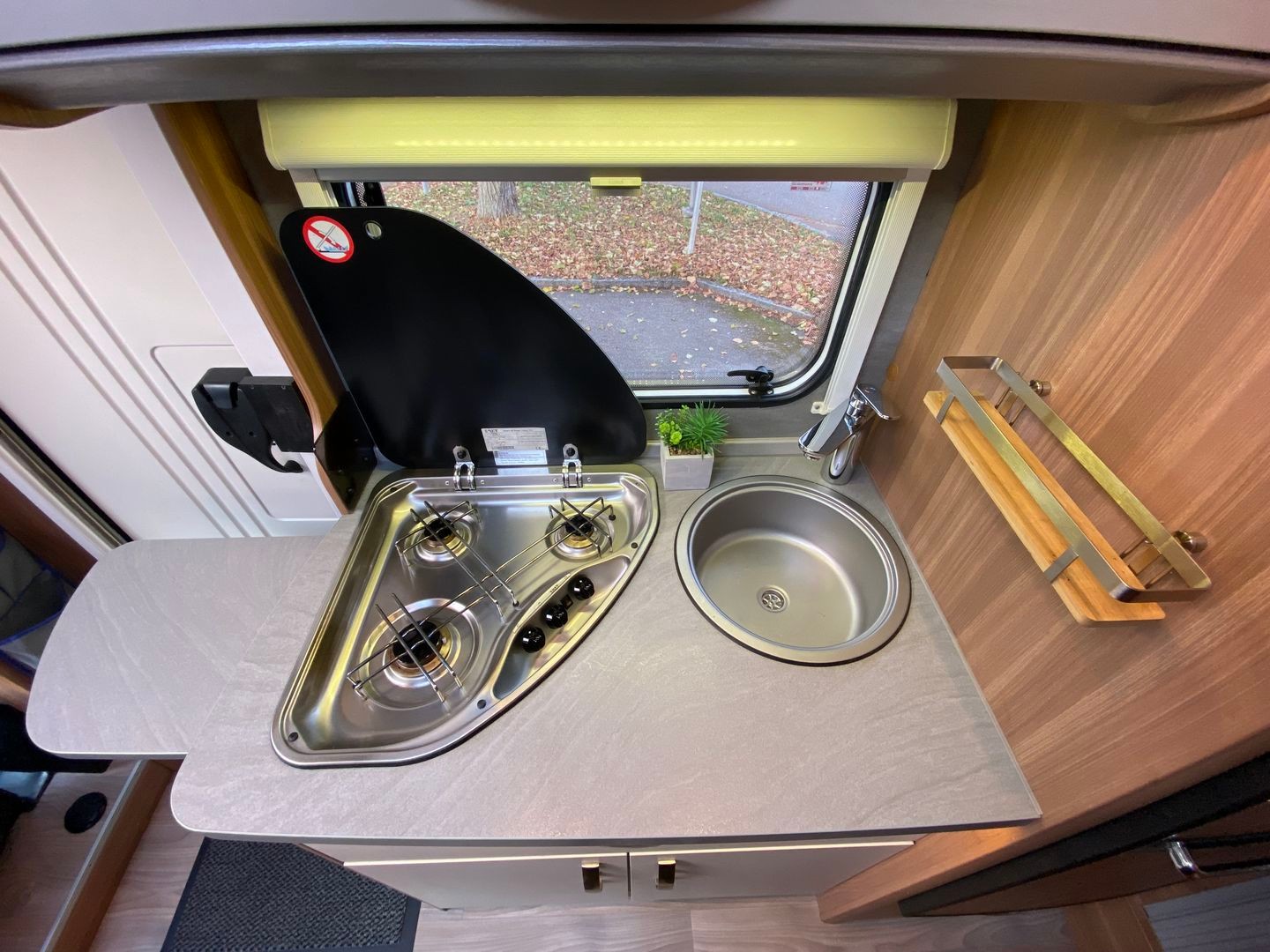 WEINSBERG CaraCompact 600MEG, Fiat Ducato 2.3MJ 130PS-image-9