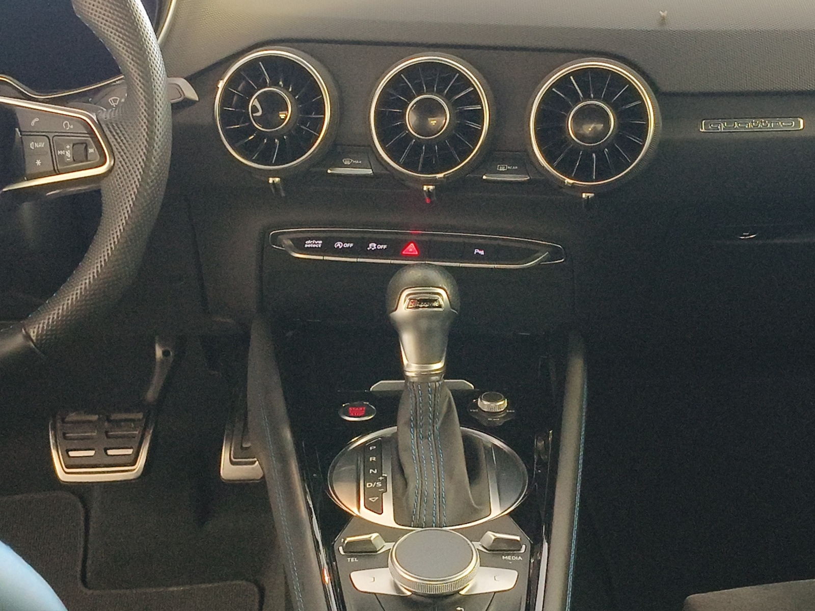 AUDI 45 TFSI quattro-image-9