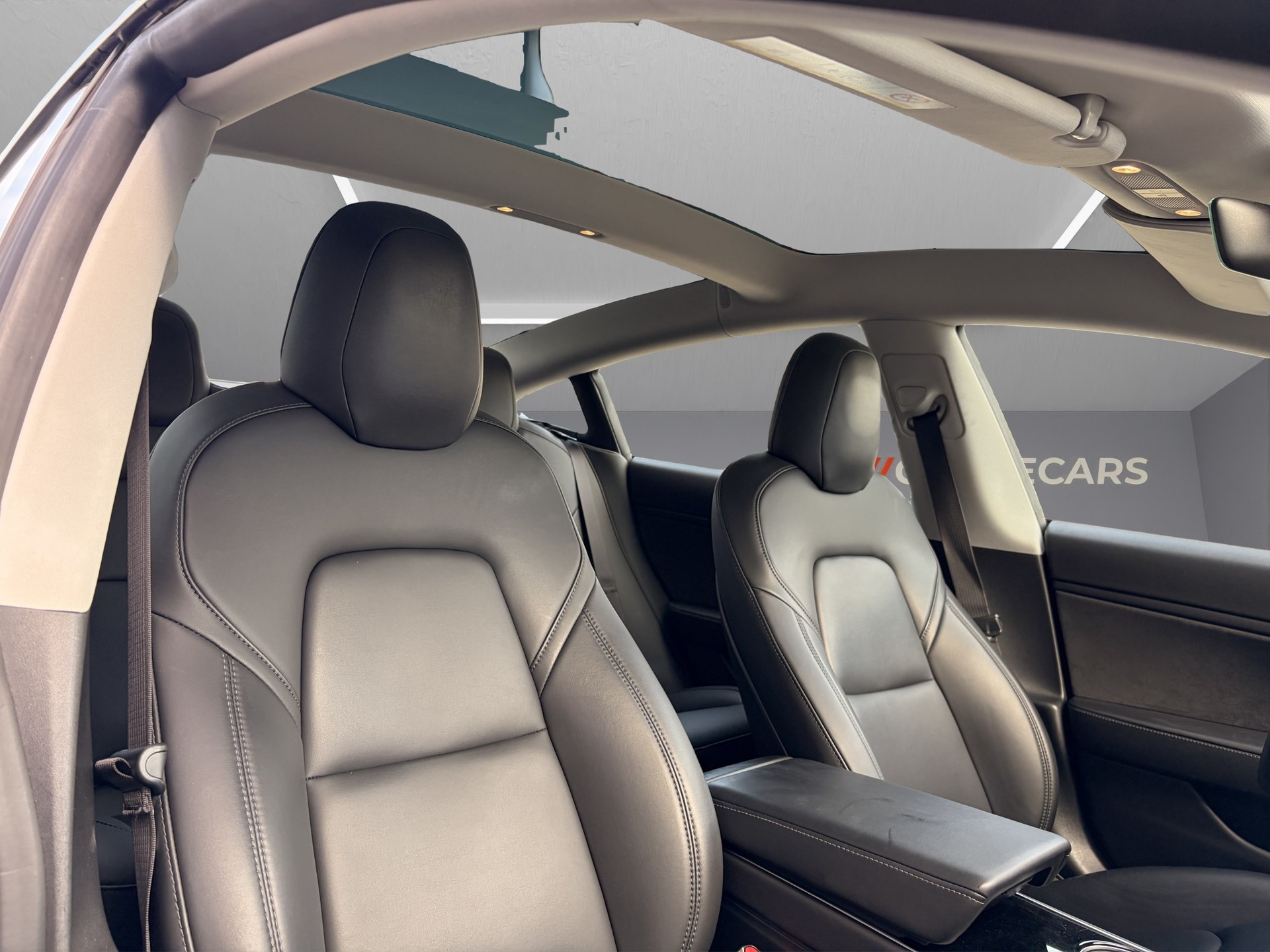 TESLA Model 3 Performance Dual Motor AWD (CH-Fahrzeug)-image-11