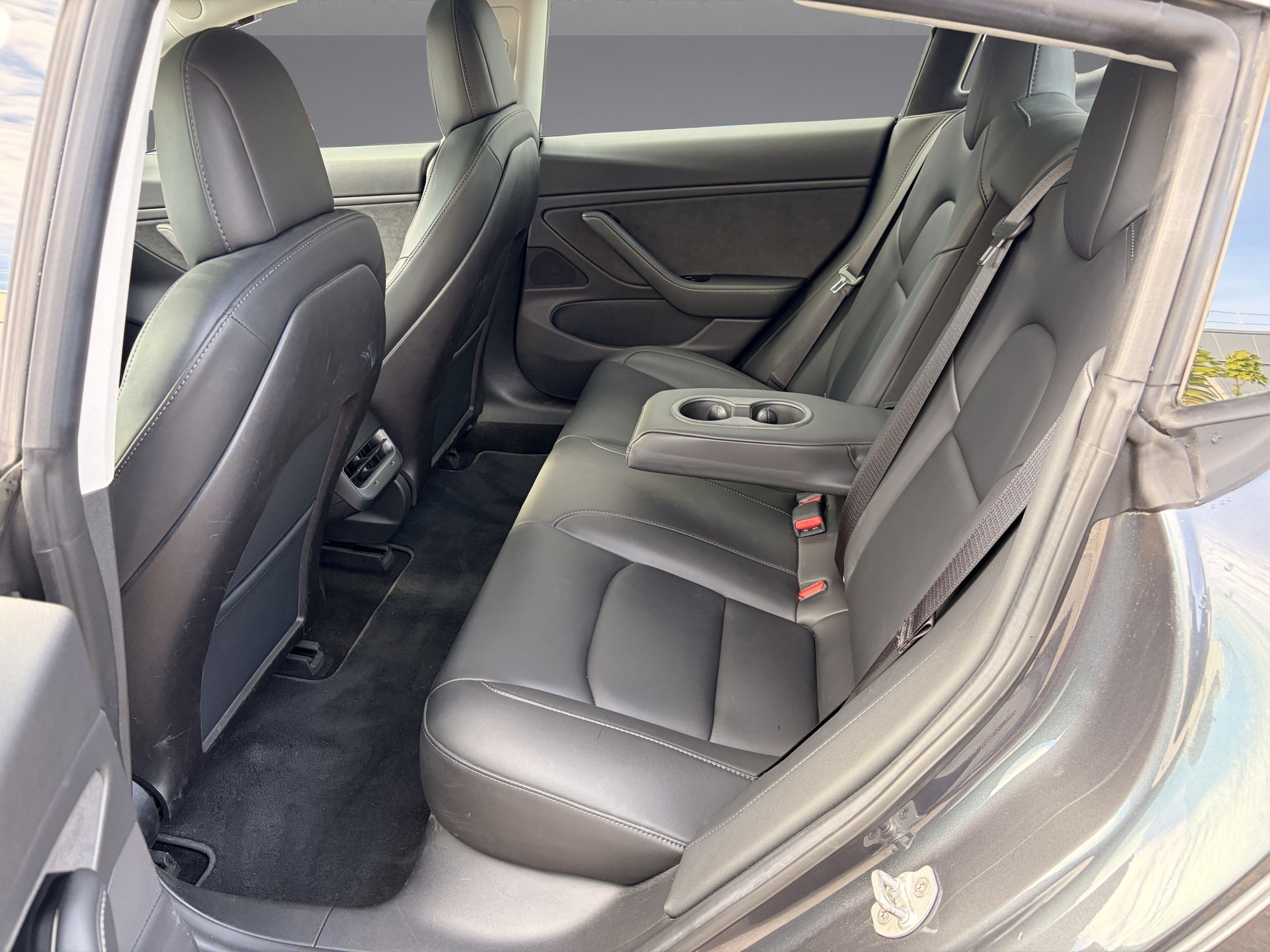 TESLA Model 3 Performance Dual Motor AWD (CH-Fahrzeug)-image-10