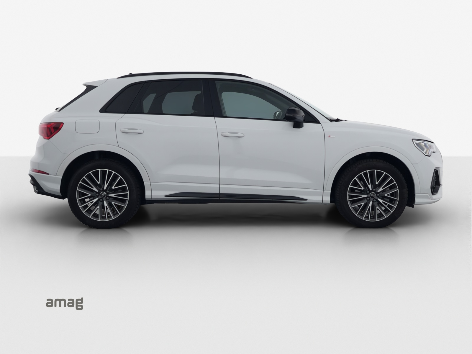 AUDI Q3 40 TFSI S line quattro S-tronic-image-4