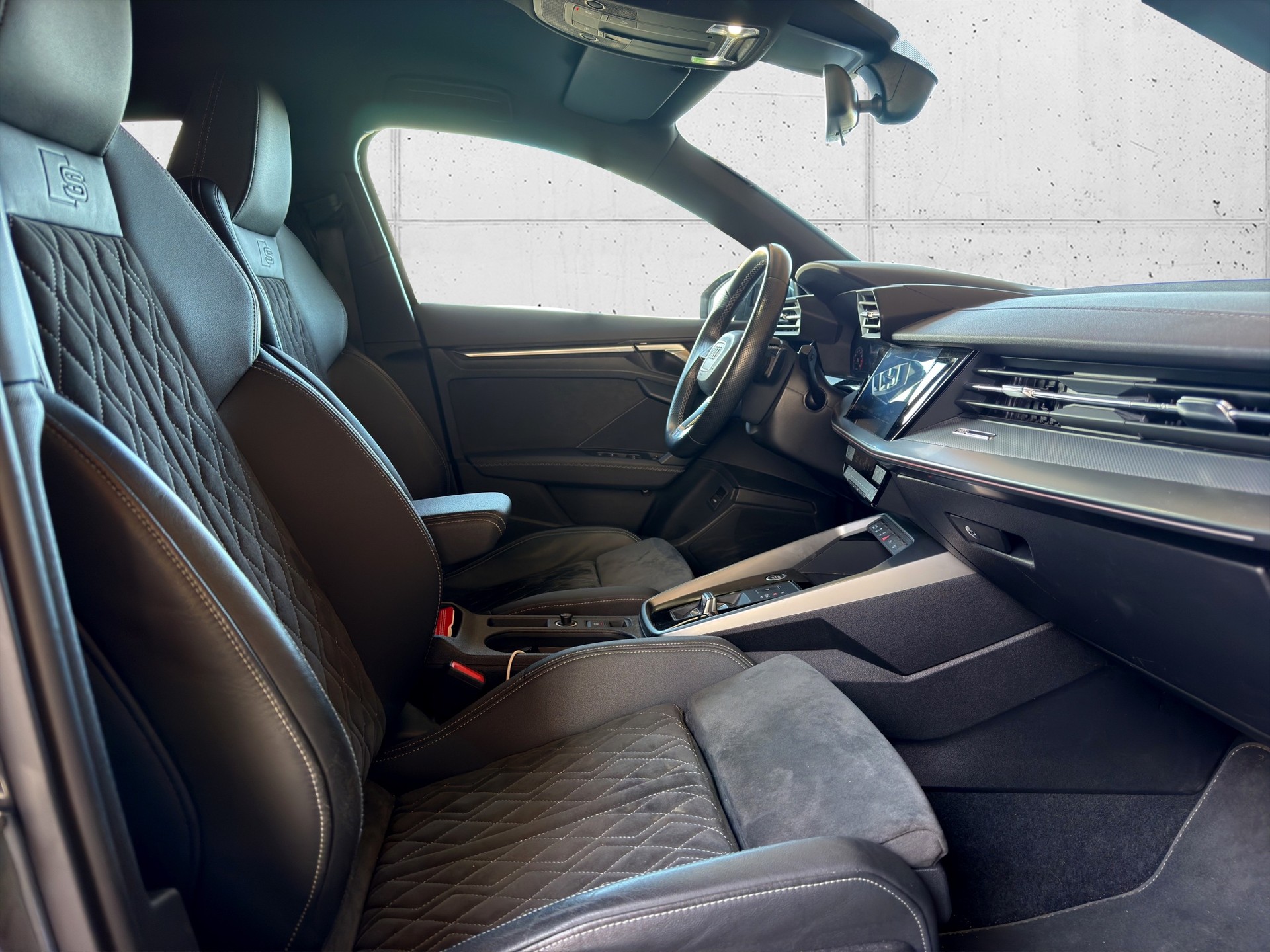 AUDI A3 Sportback 35 TFSI Attraction S-tronic-image-19