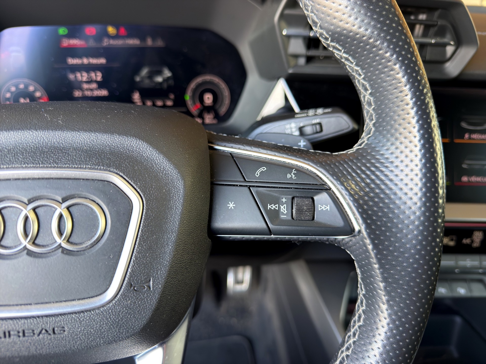 AUDI A3 Sportback 35 TFSI Attraction S-tronic-image-15