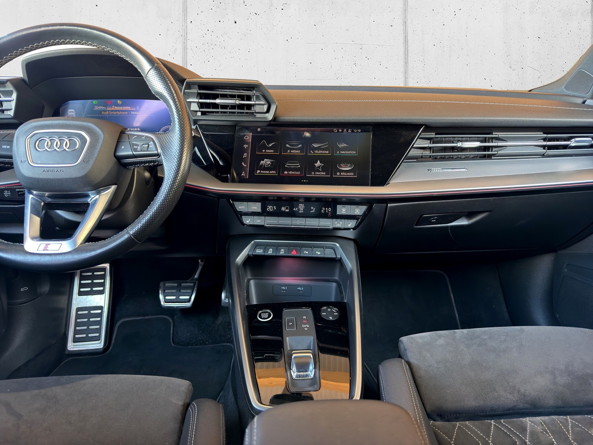 AUDI A3 Sportback 35 TFSI Attraction S-tronic-image-16