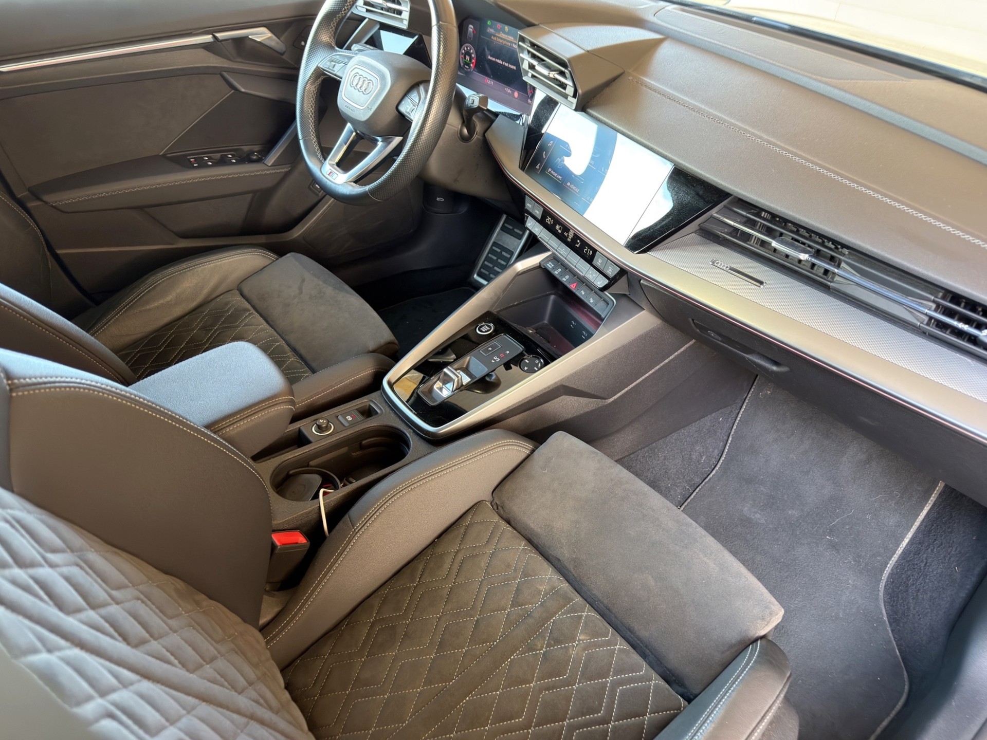 AUDI A3 Sportback 35 TFSI Attraction S-tronic-image-20