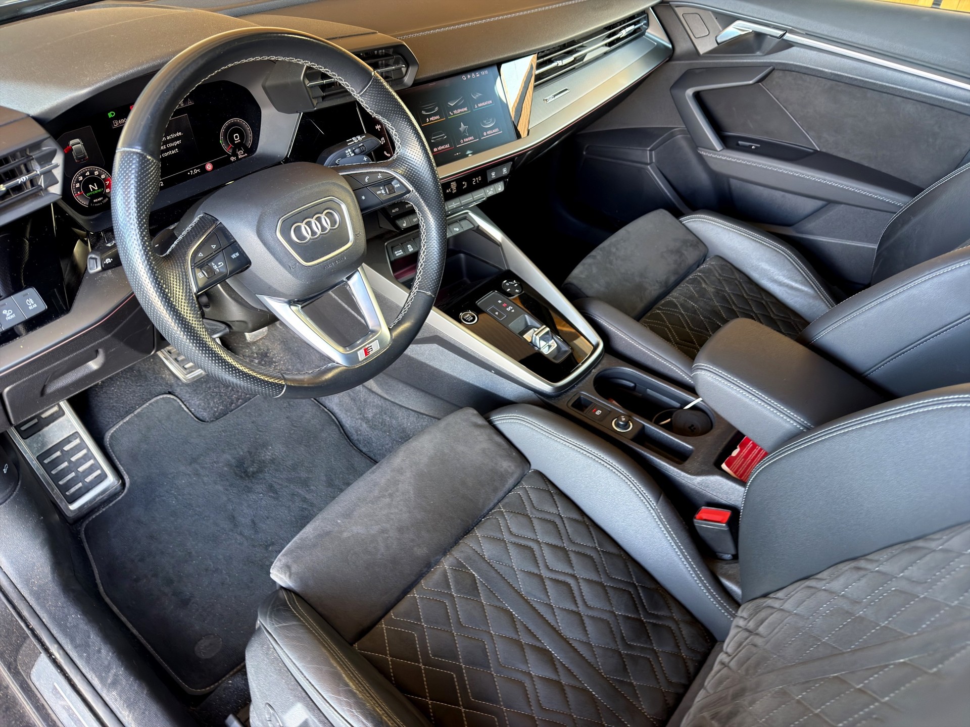 AUDI A3 Sportback 35 TFSI Attraction S-tronic-image-10