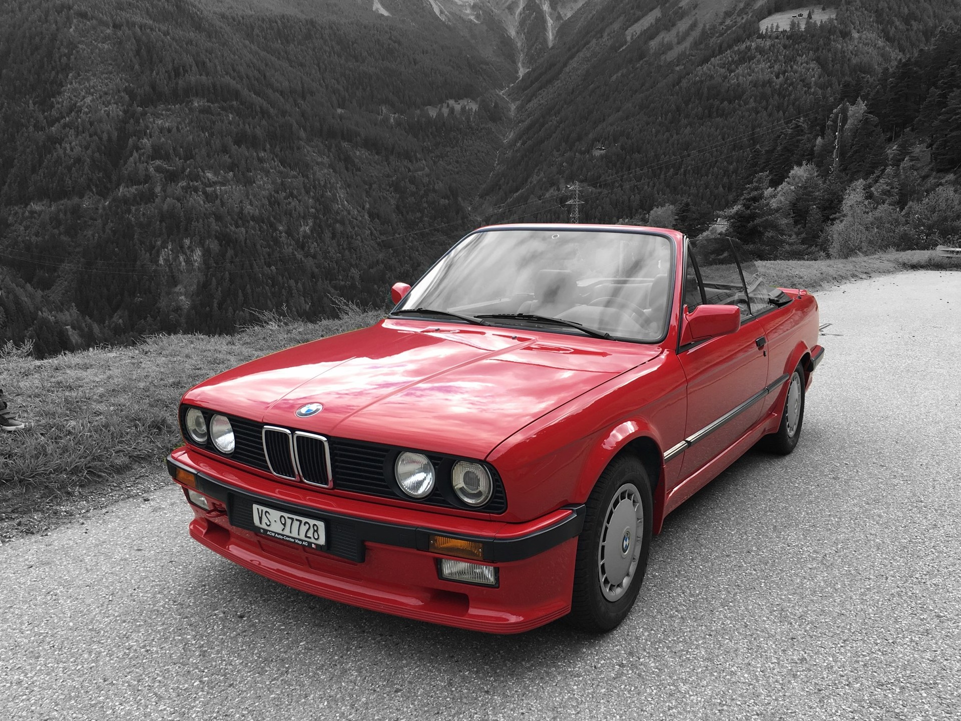 BMW 320i Cabrio-image-2