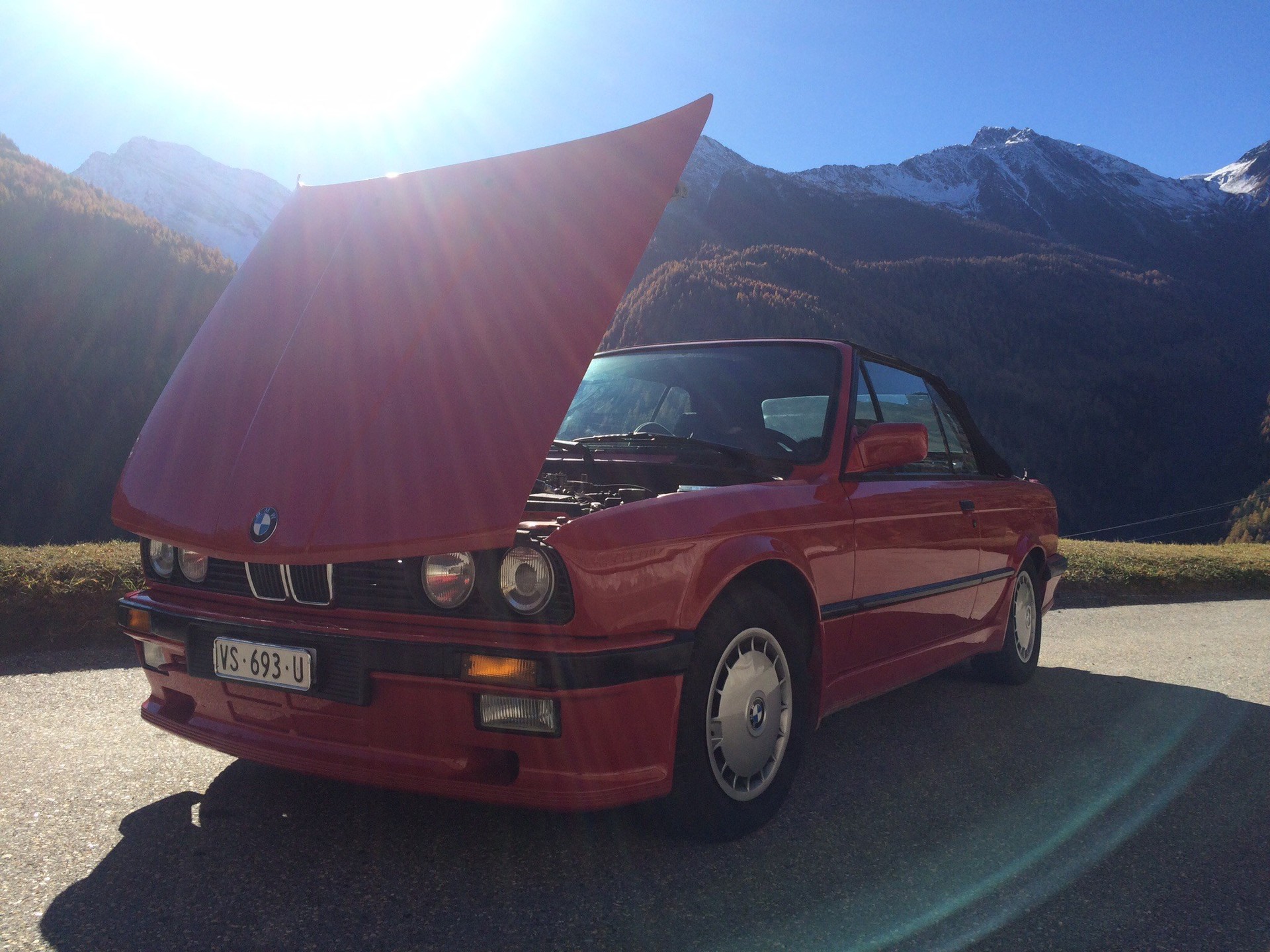 BMW 320i Cabrio-image-10