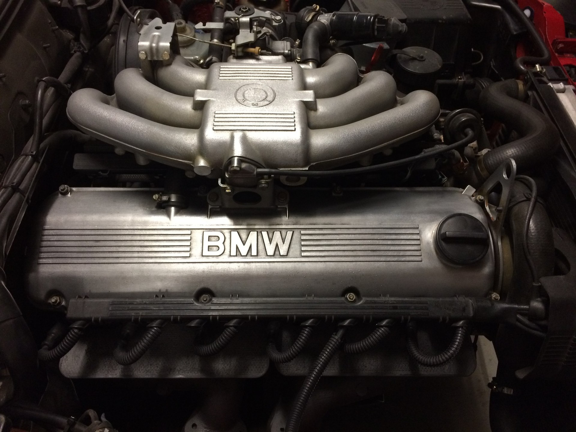 BMW 320i Cabrio-image-12