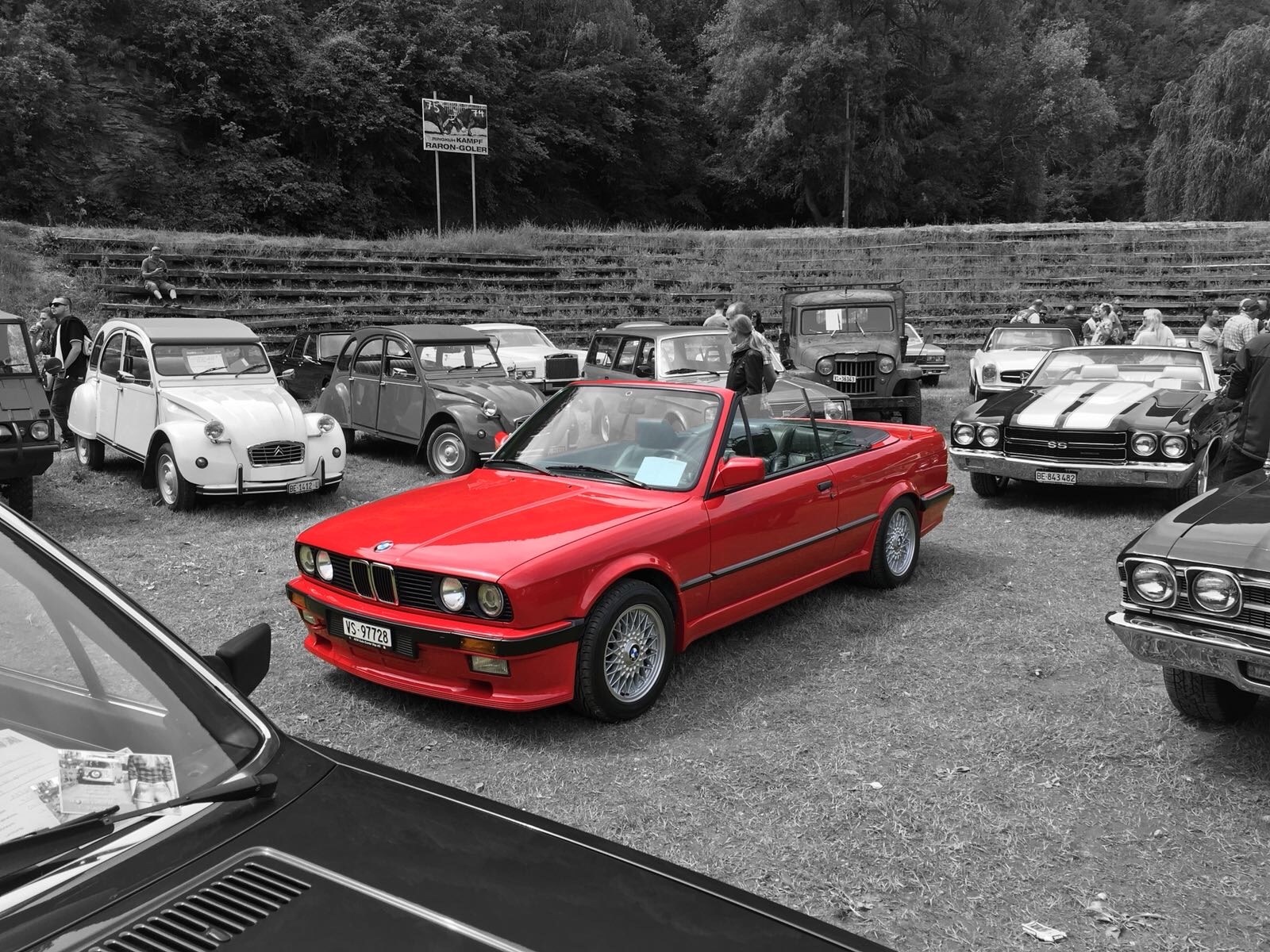 BMW 320i Cabrio-image-0